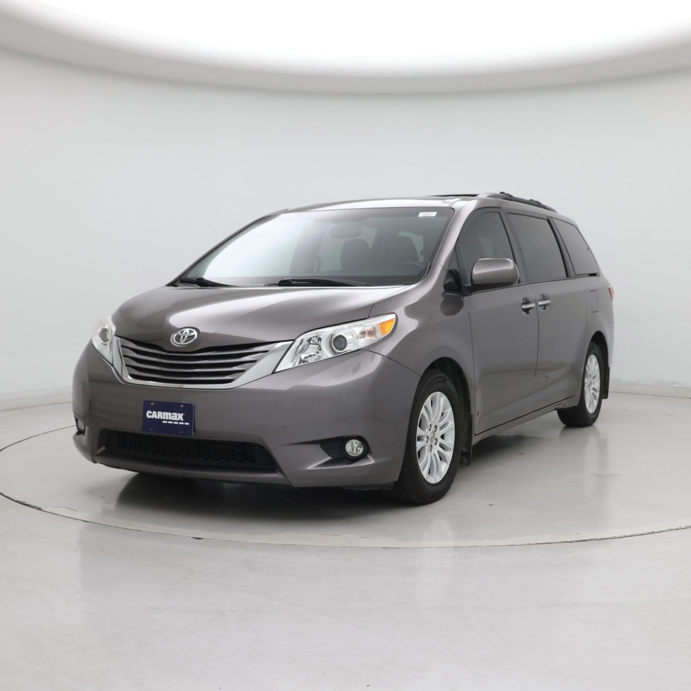Thumbnail: 2016 Toyota Sienna - 4