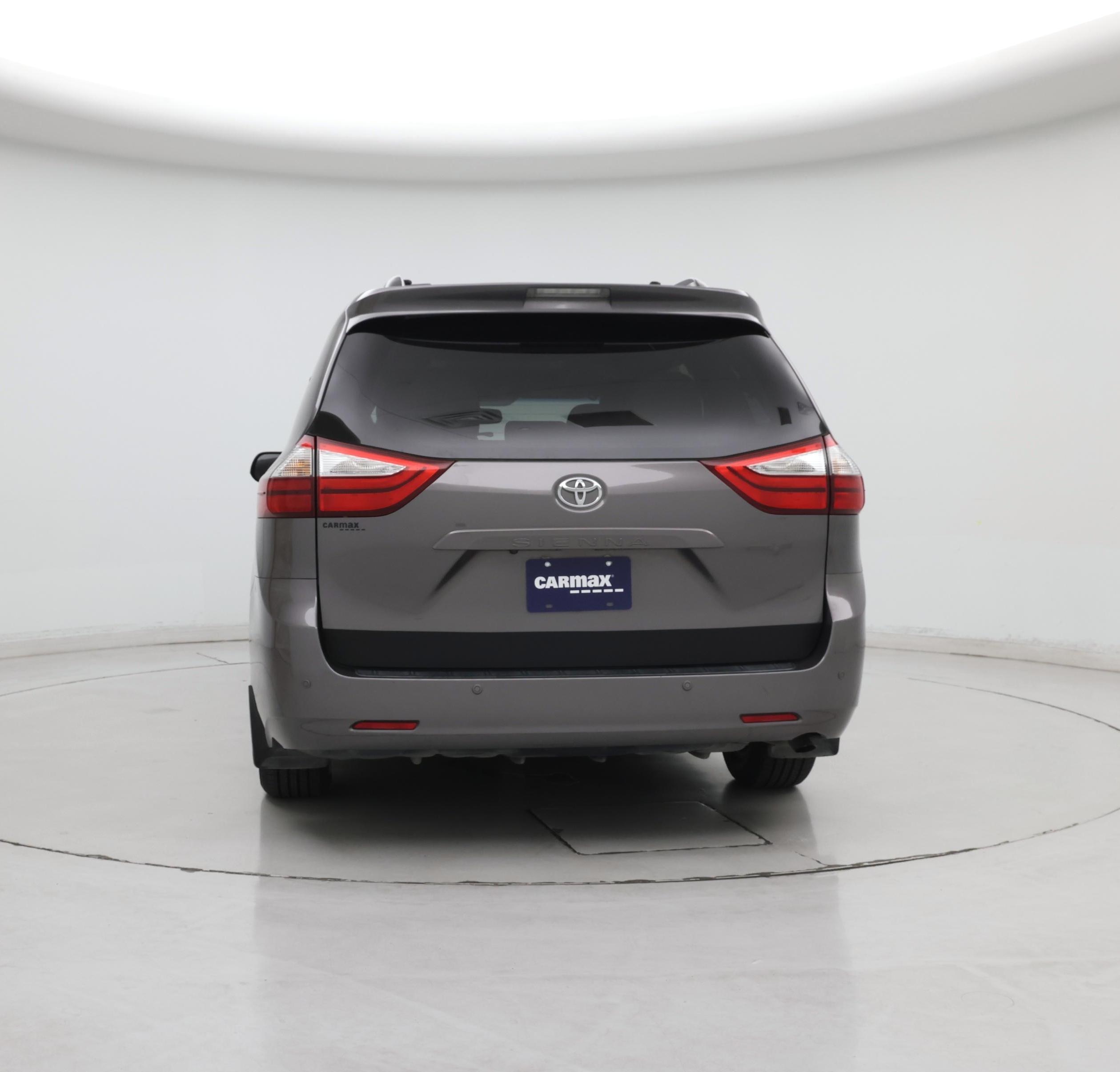 Thumbnail: 2016 Toyota Sienna - 6