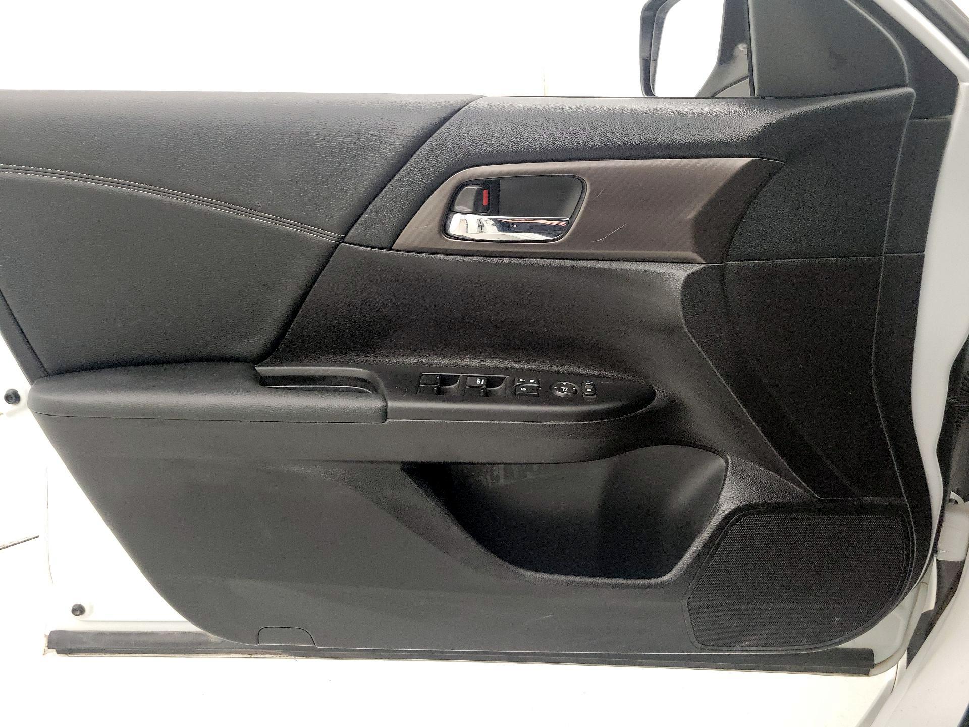 Thumbnail: 2016 Honda Accord - 12