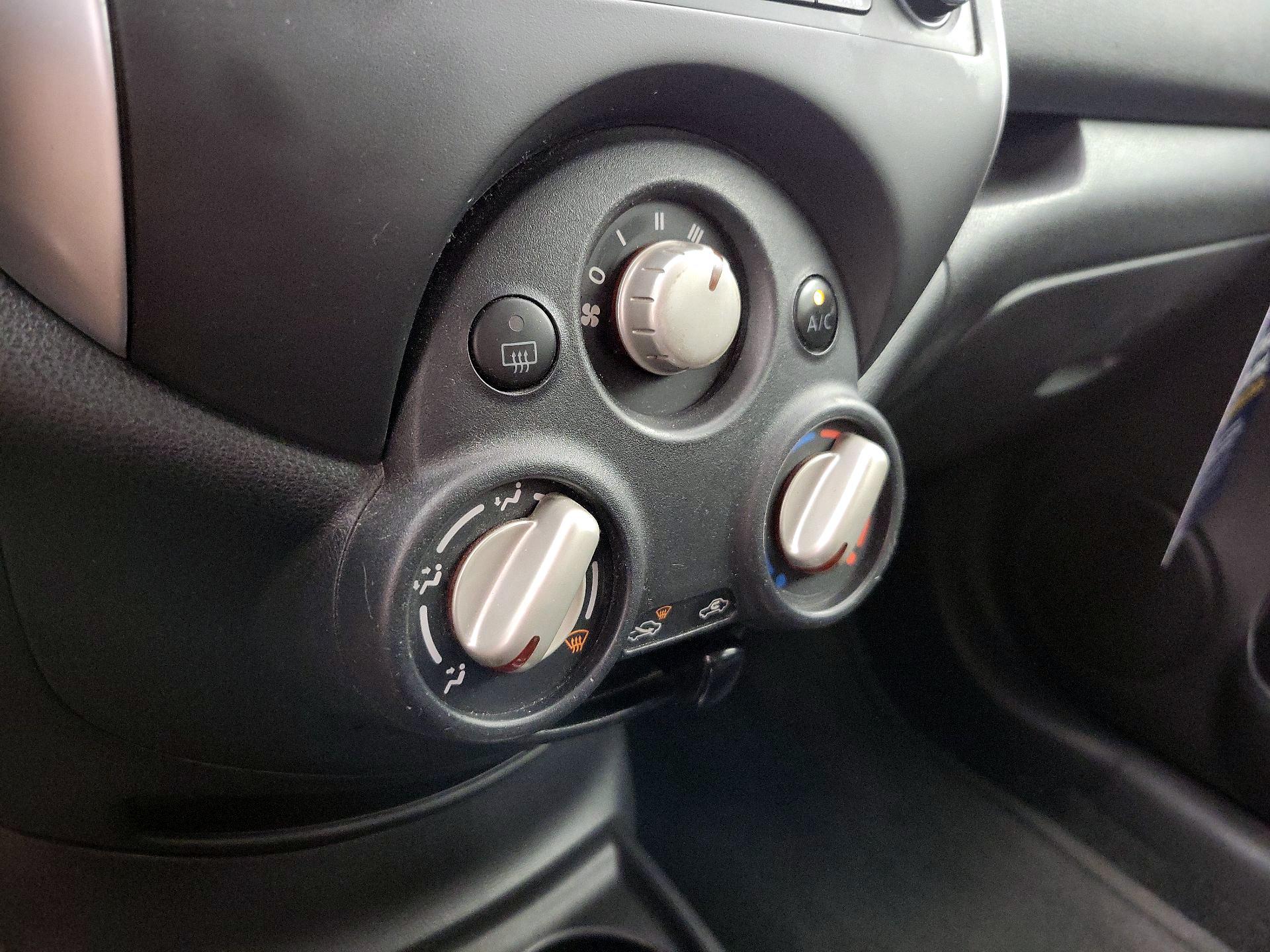 Thumbnail: 2014 Nissan Versa Note - 15