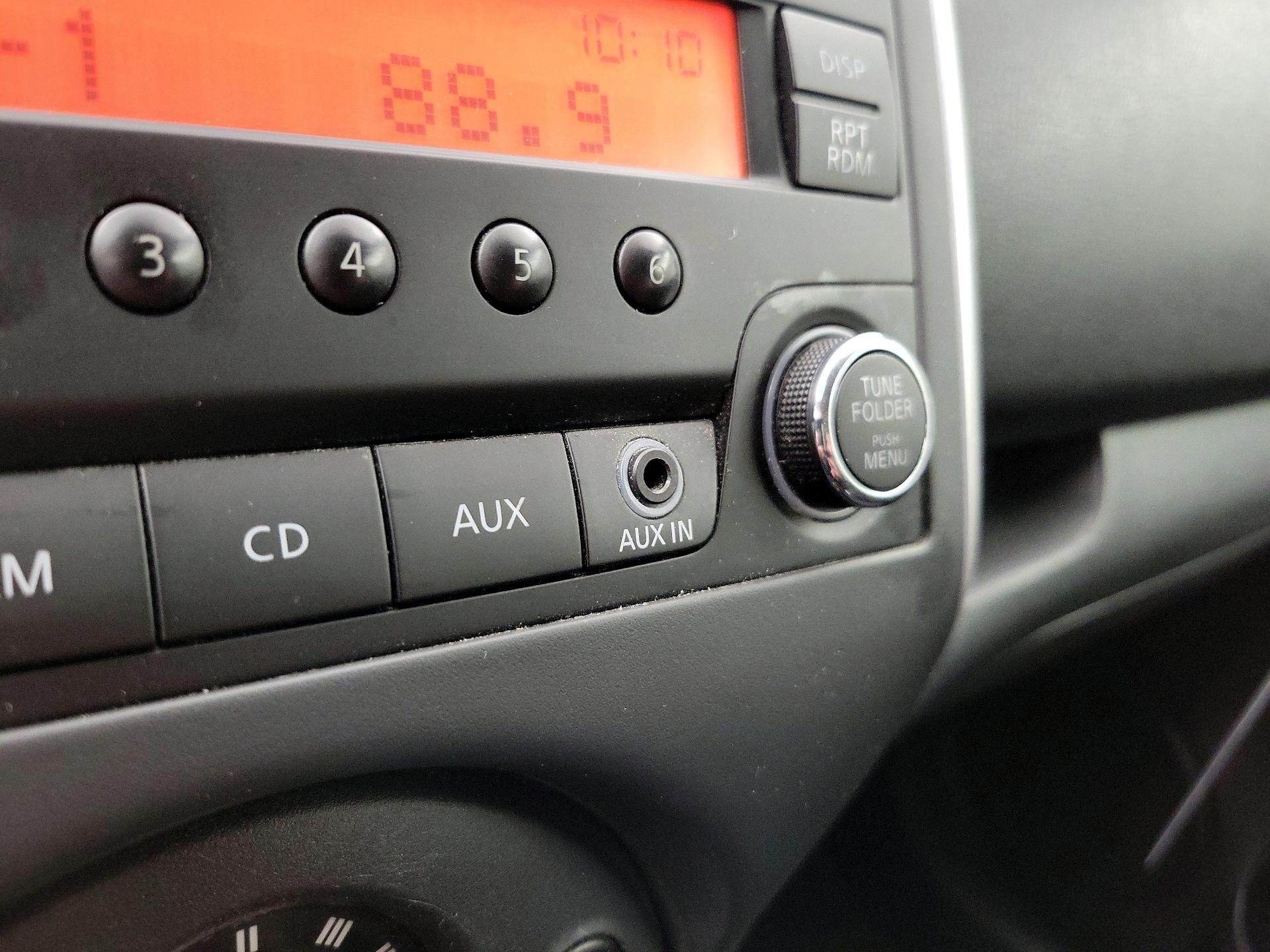 Thumbnail: 2014 Nissan Versa Note - 17