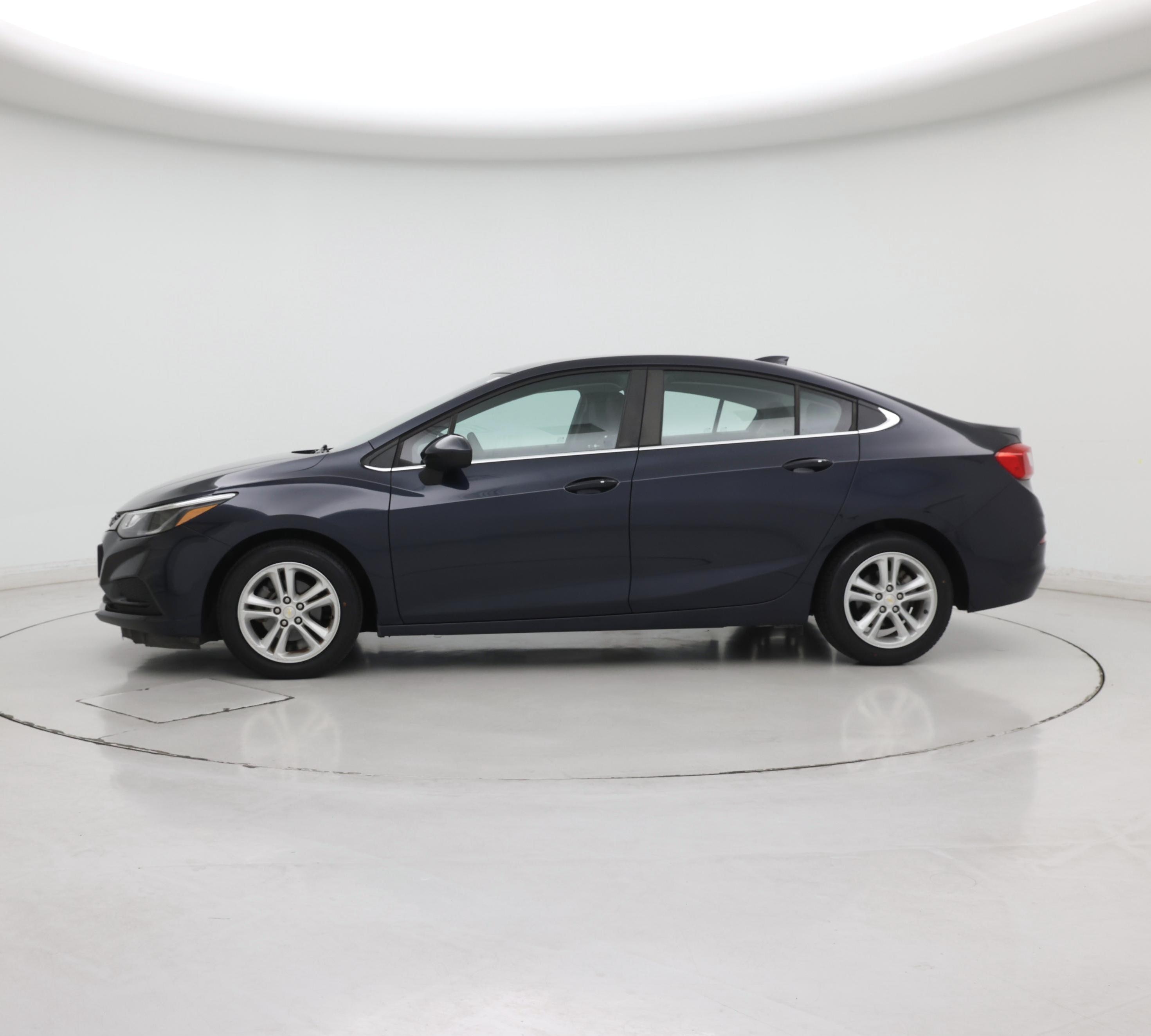 Thumbnail: 2016 Chevrolet Cruze - 3