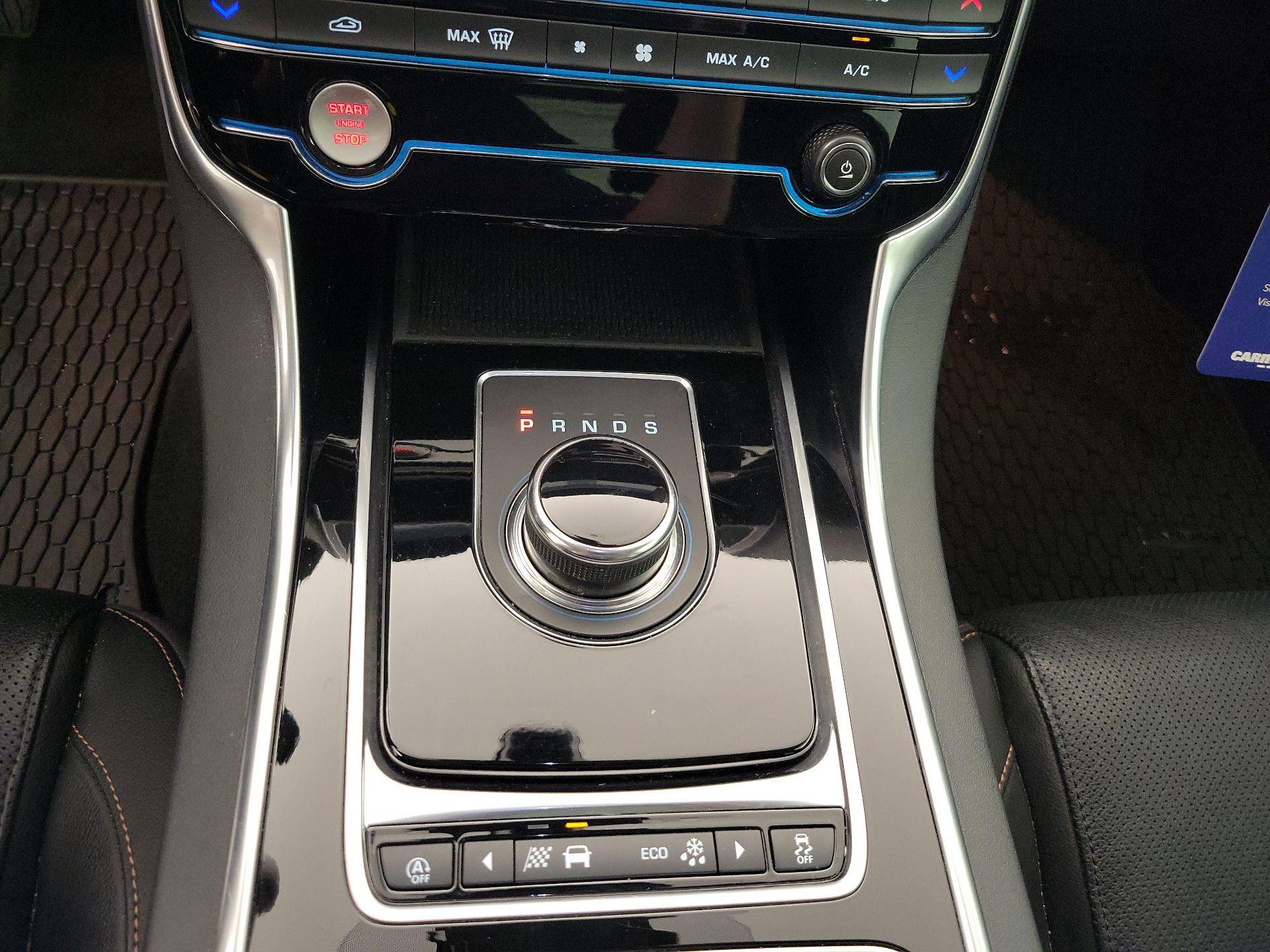 Thumbnail: 2018 Jaguar XE - 17