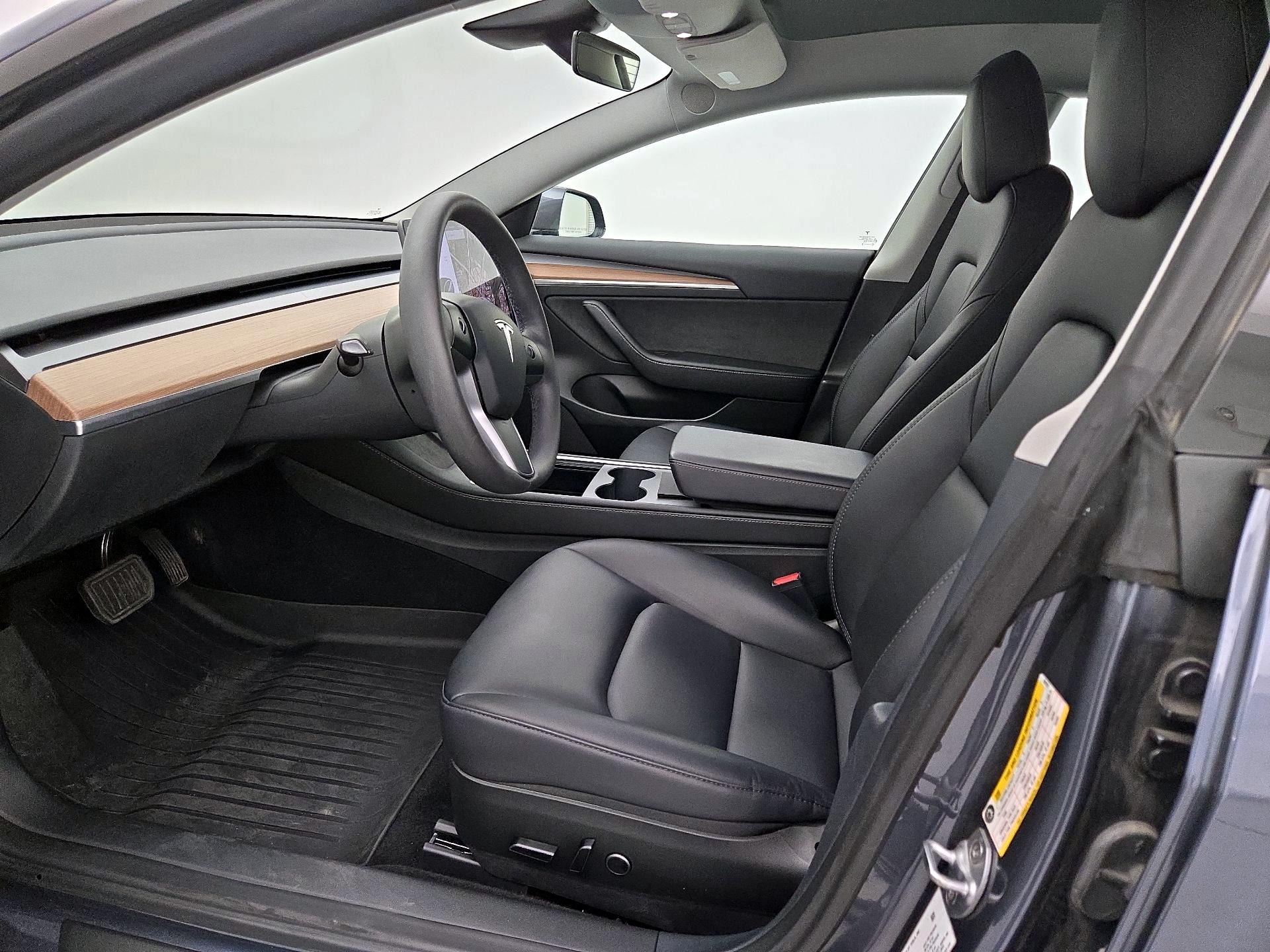Thumbnail: 2023 Tesla Model 3 - 11