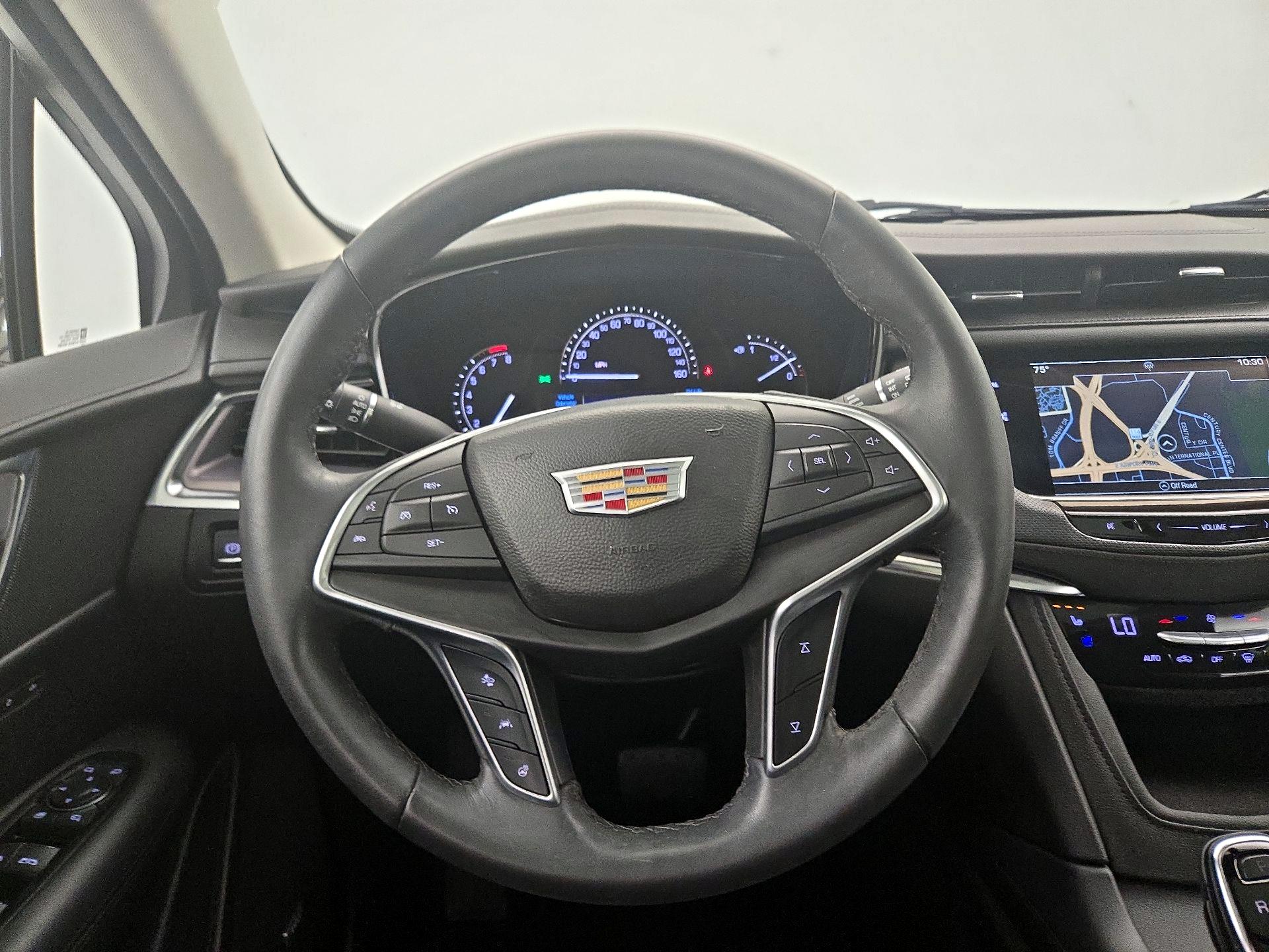 Thumbnail: 2017 Cadillac XT5 - 10