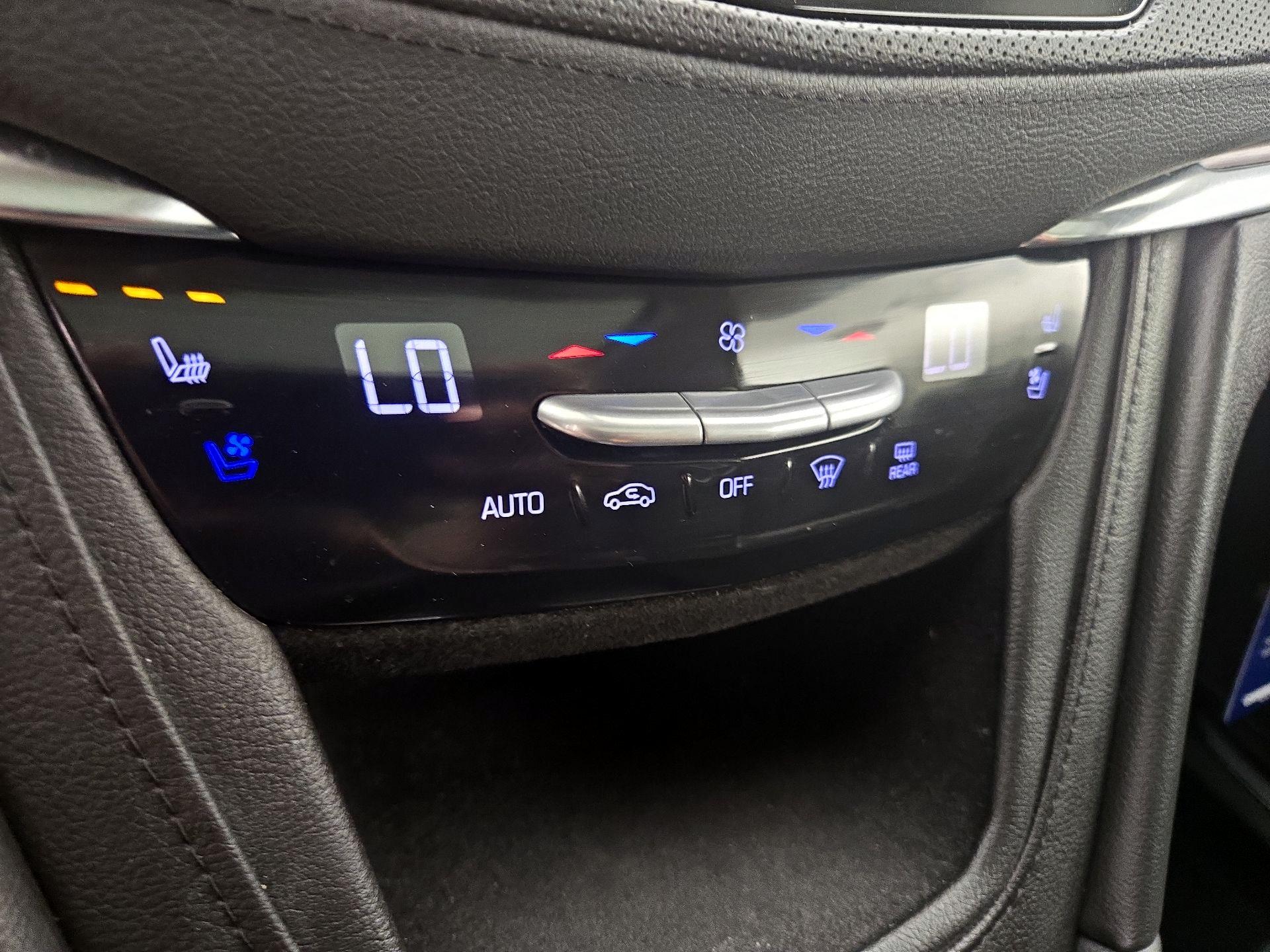 Thumbnail: 2017 Cadillac XT5 - 17