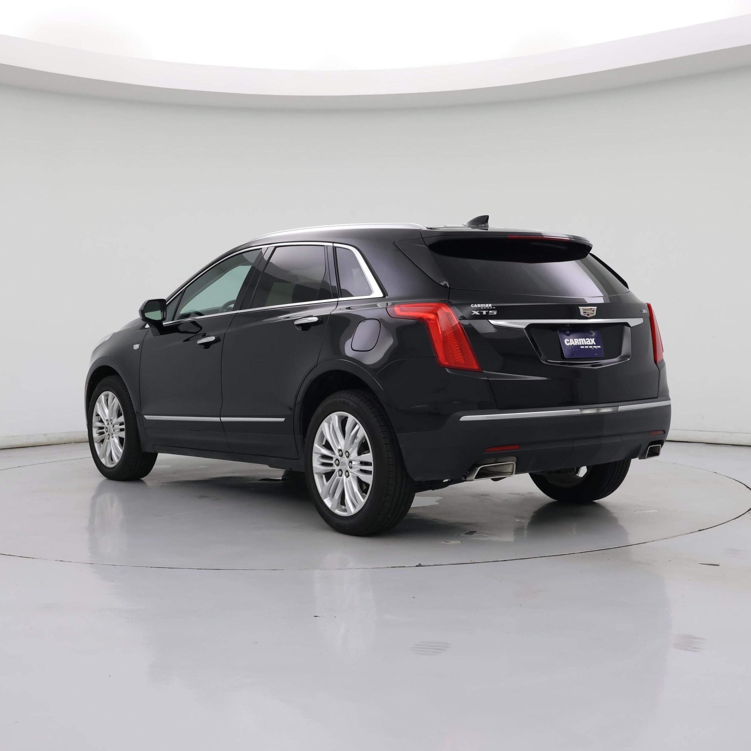 Thumbnail: 2017 Cadillac XT5 - 2