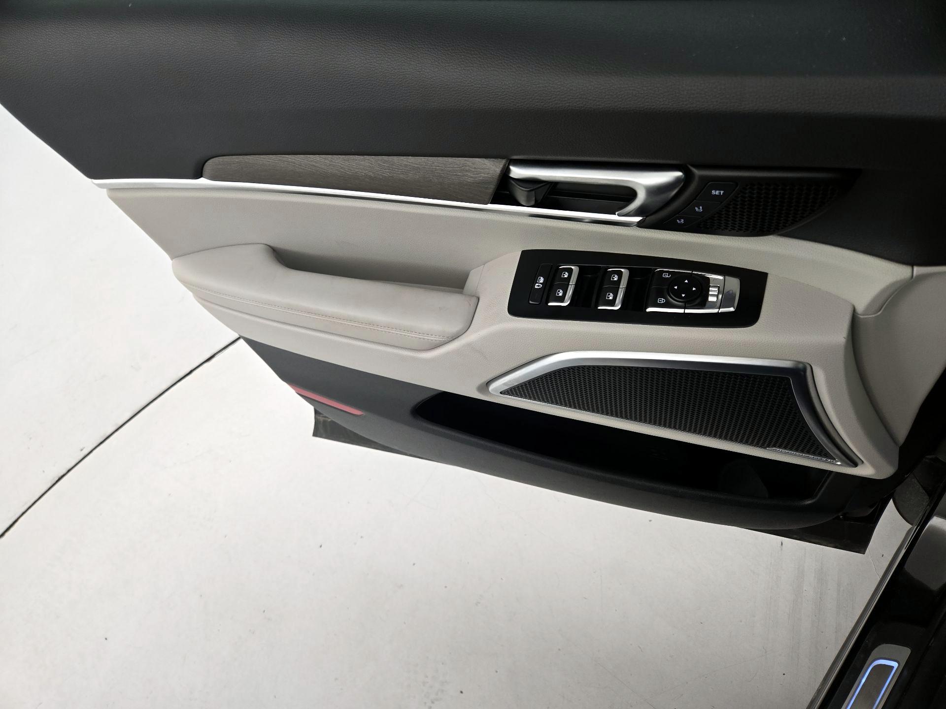 Thumbnail: 2022 Kia Telluride - 12