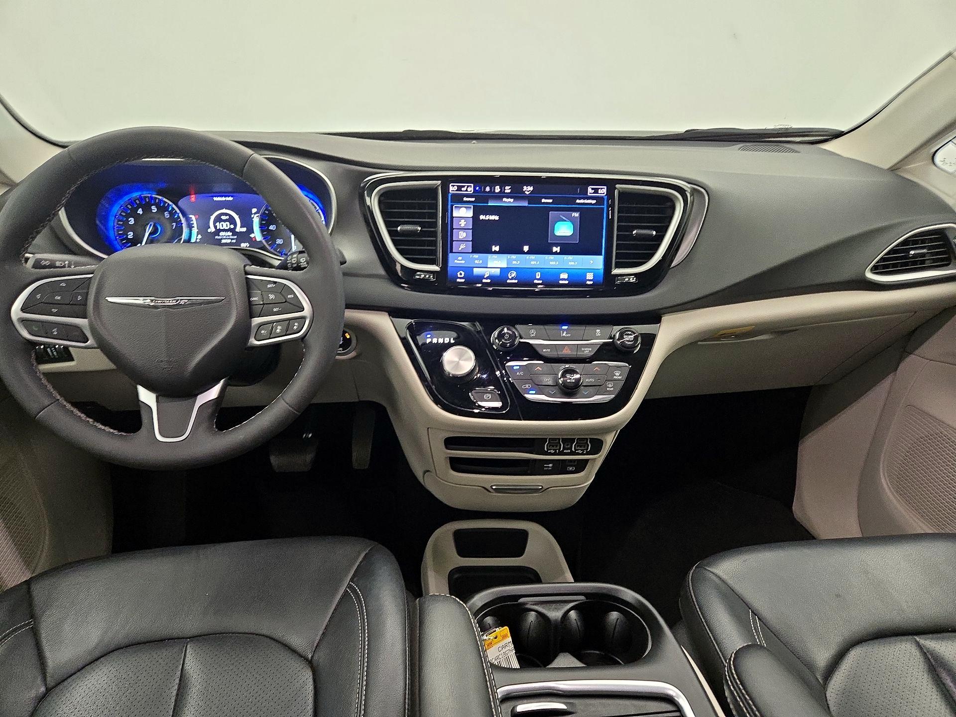 Thumbnail: 2022 Chrysler Pacifica - 9