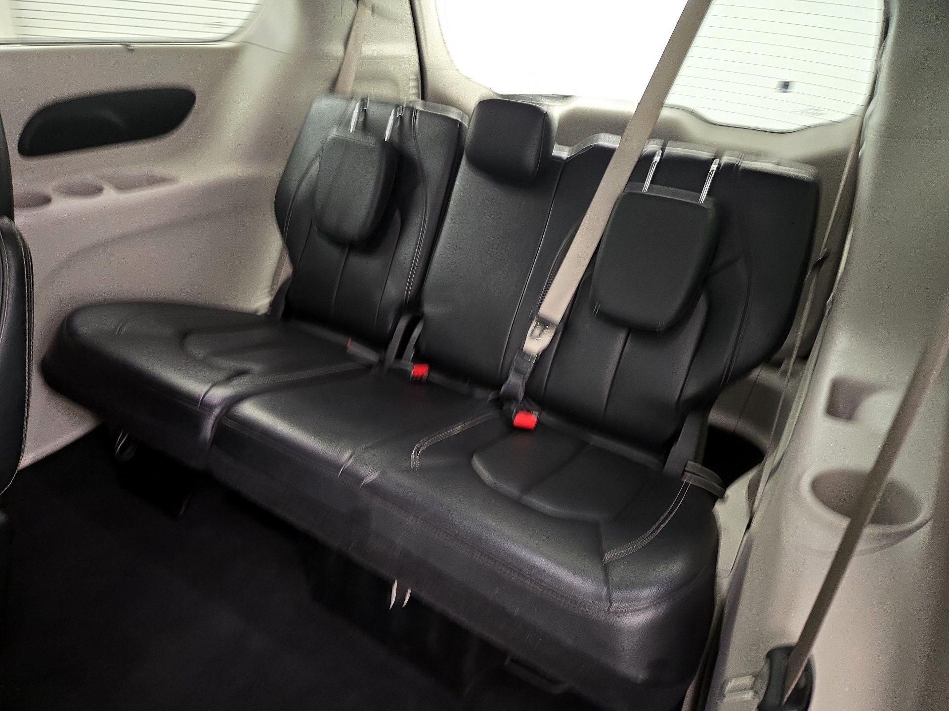 Thumbnail: 2022 Chrysler Pacifica - 20