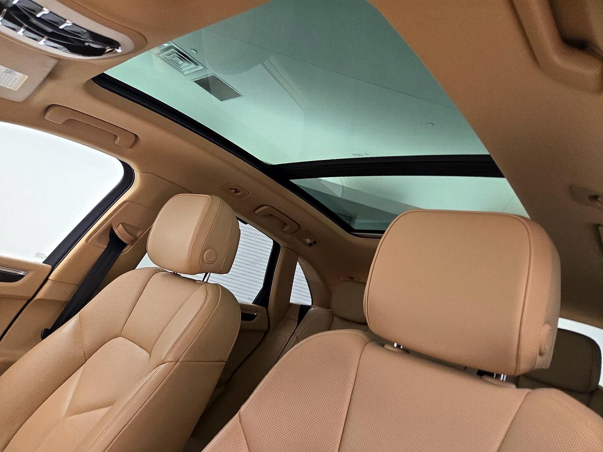 Thumbnail: 2016 Porsche Macan - 20