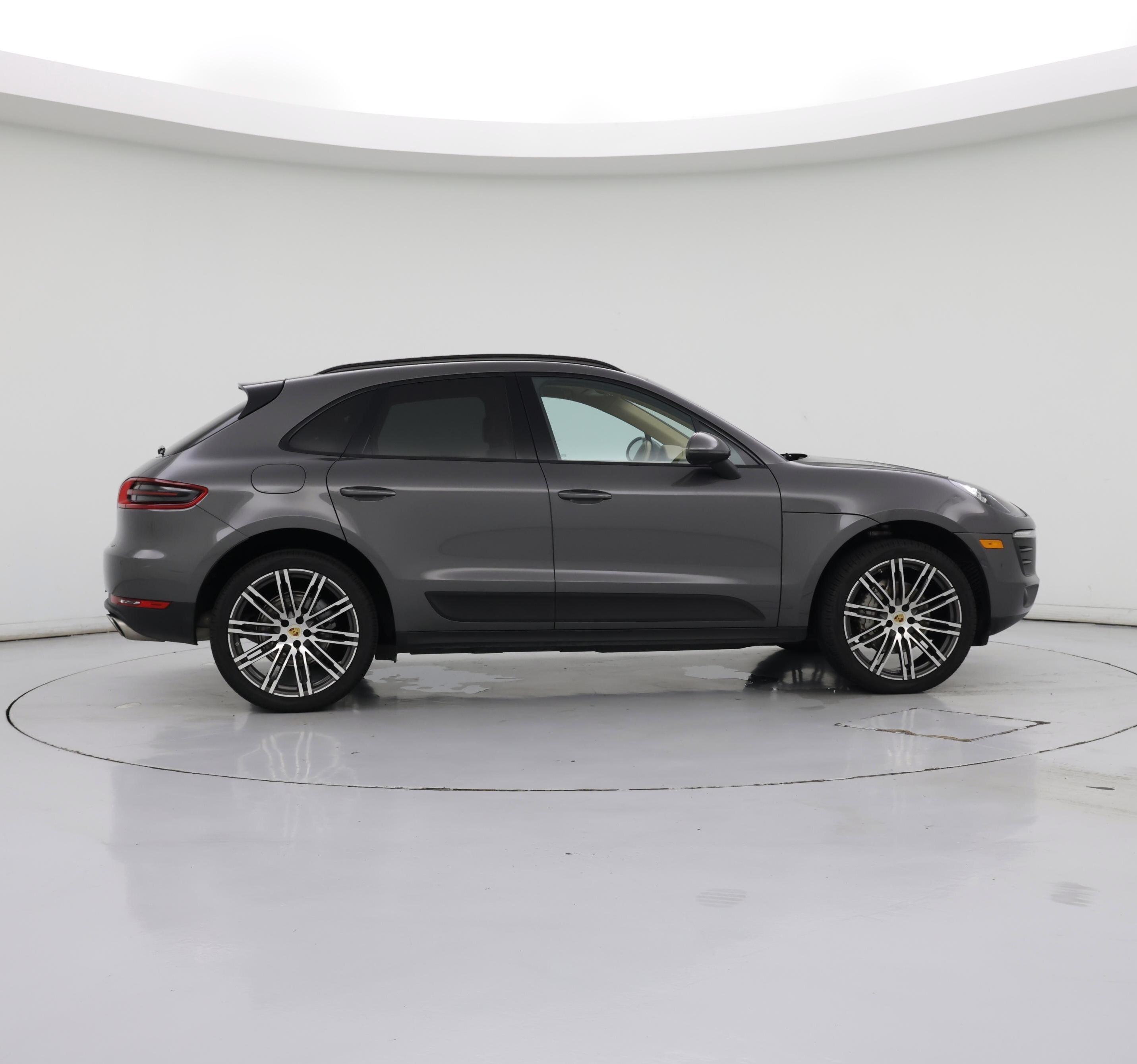 Thumbnail: 2016 Porsche Macan - 7