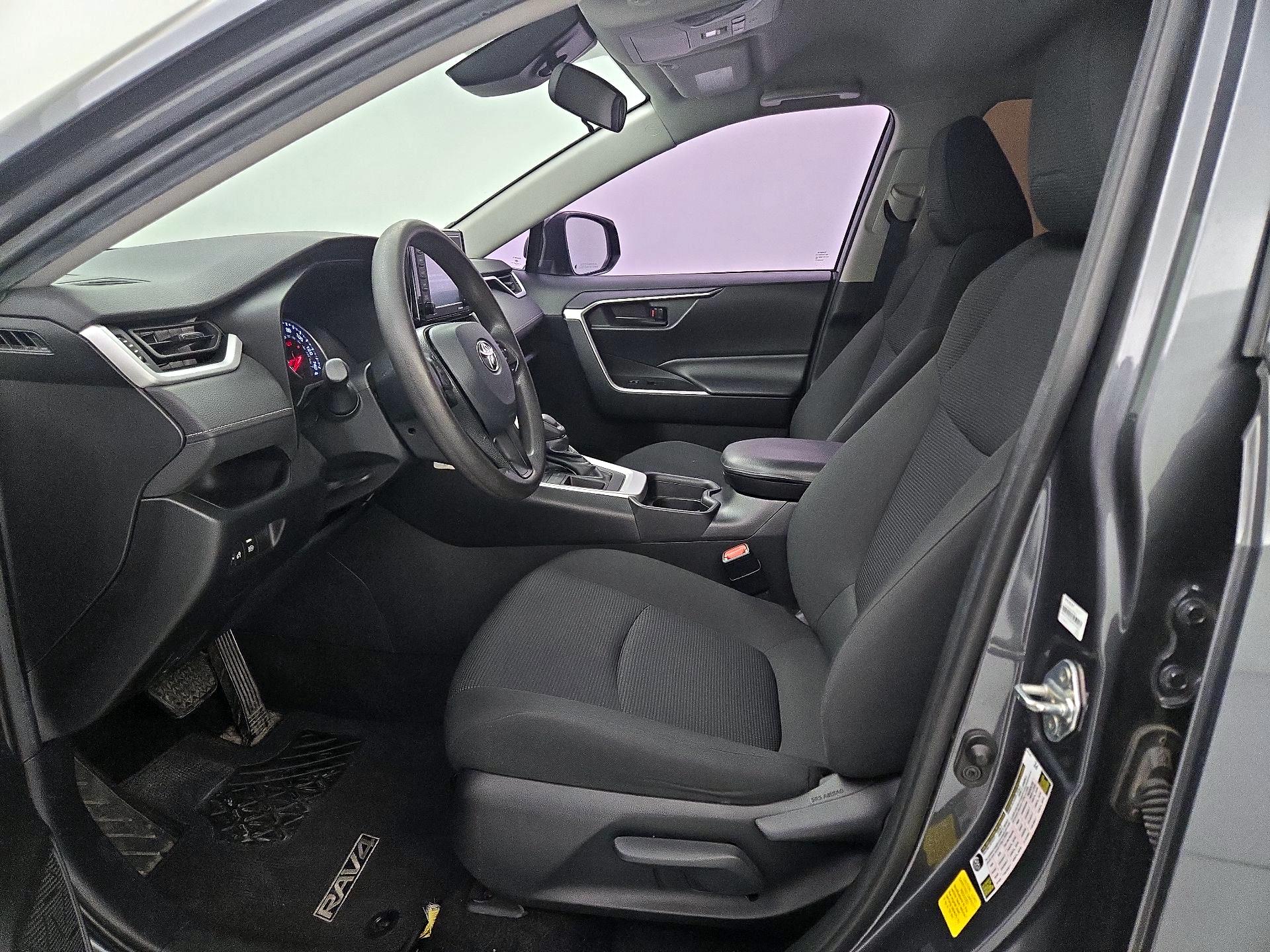 Thumbnail: 2020 Toyota RAV4 - 11