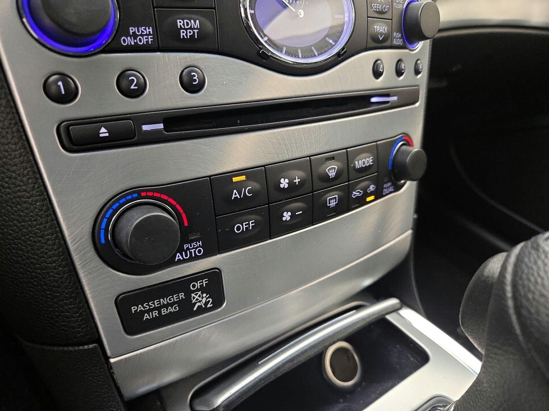Thumbnail: 2014 INFINITI Q60 - 17
