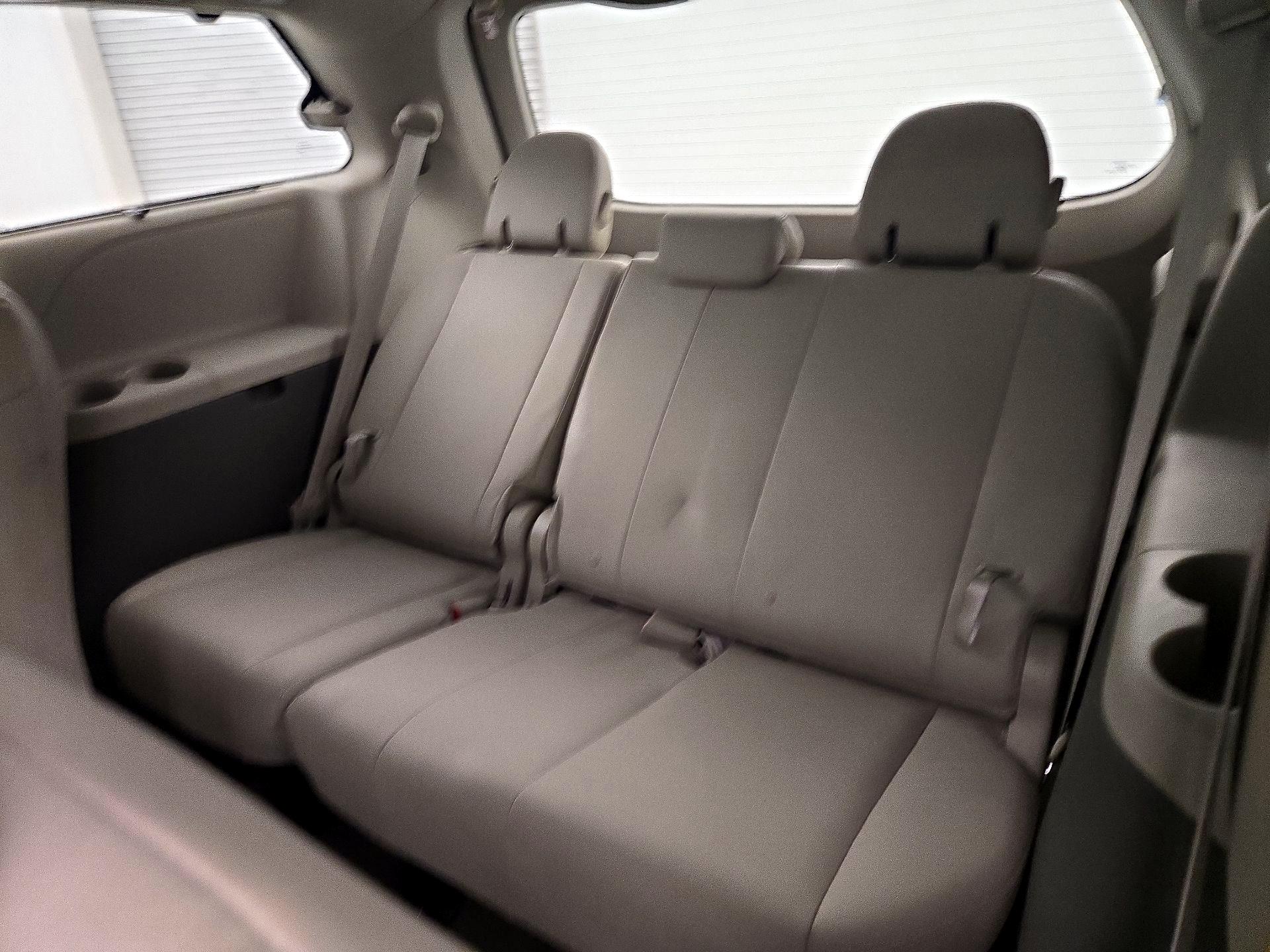 Thumbnail: 2014 Toyota Sienna - 20