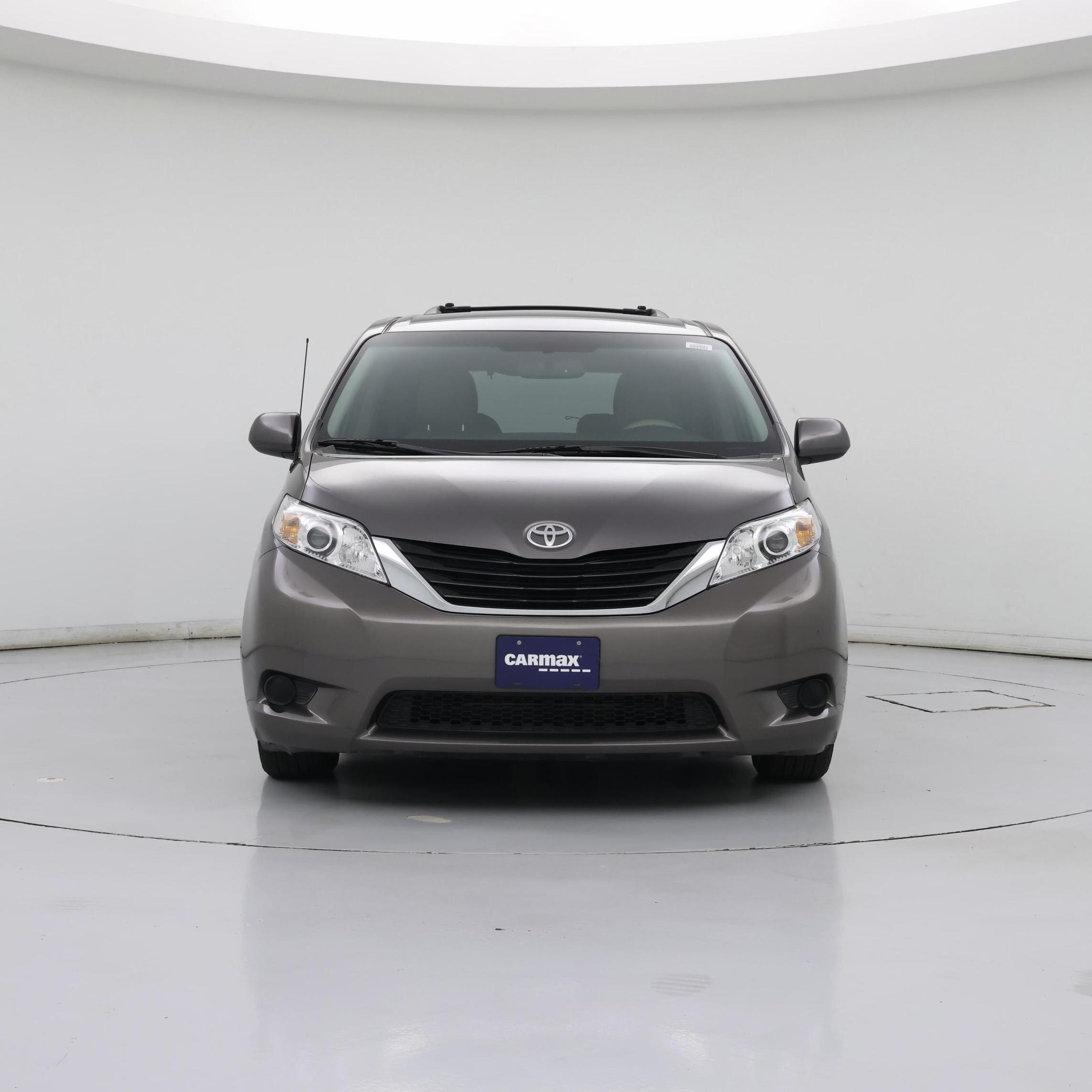 Thumbnail: 2014 Toyota Sienna - 5