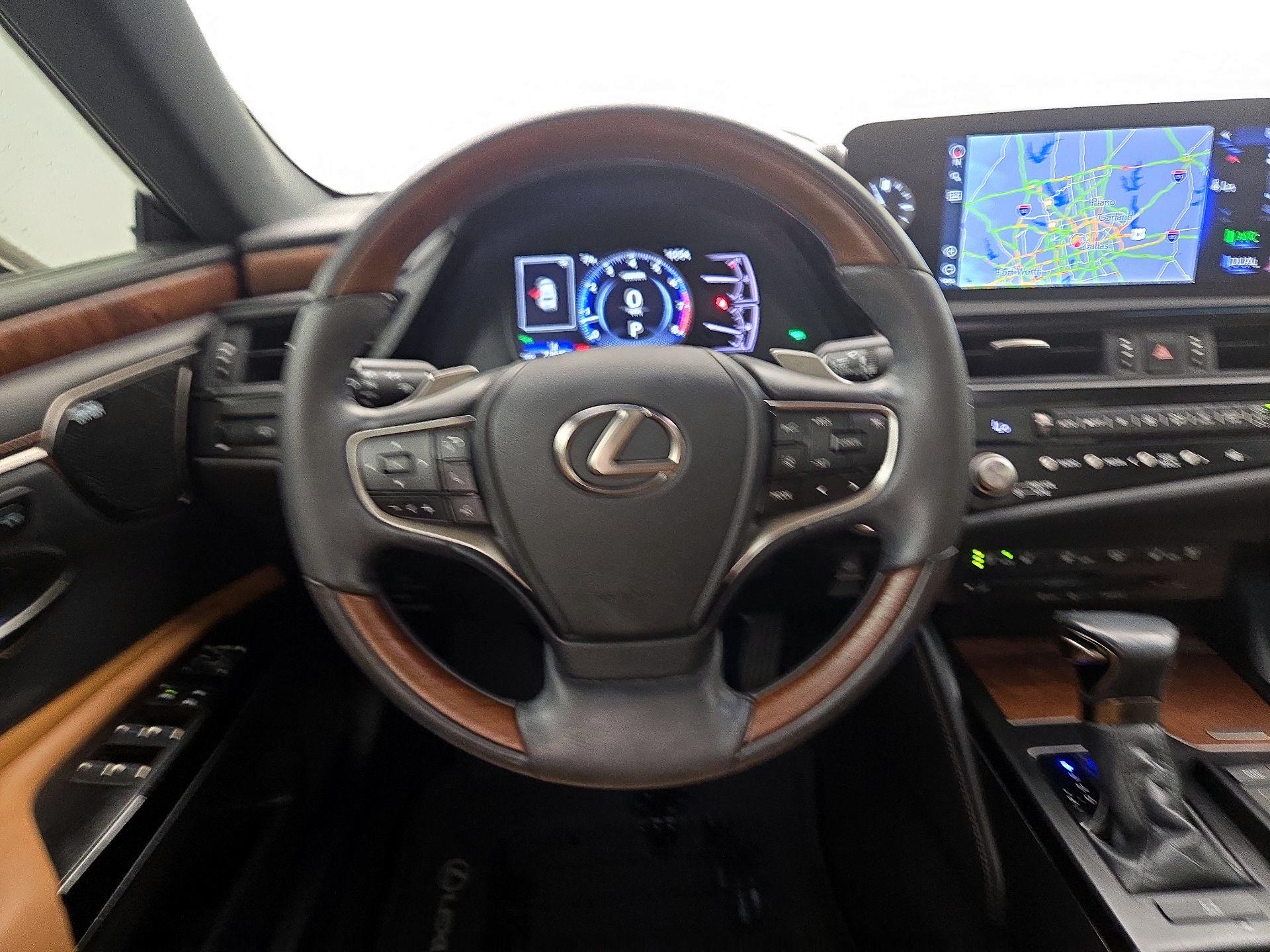 Thumbnail: 2022 Lexus ES - 10