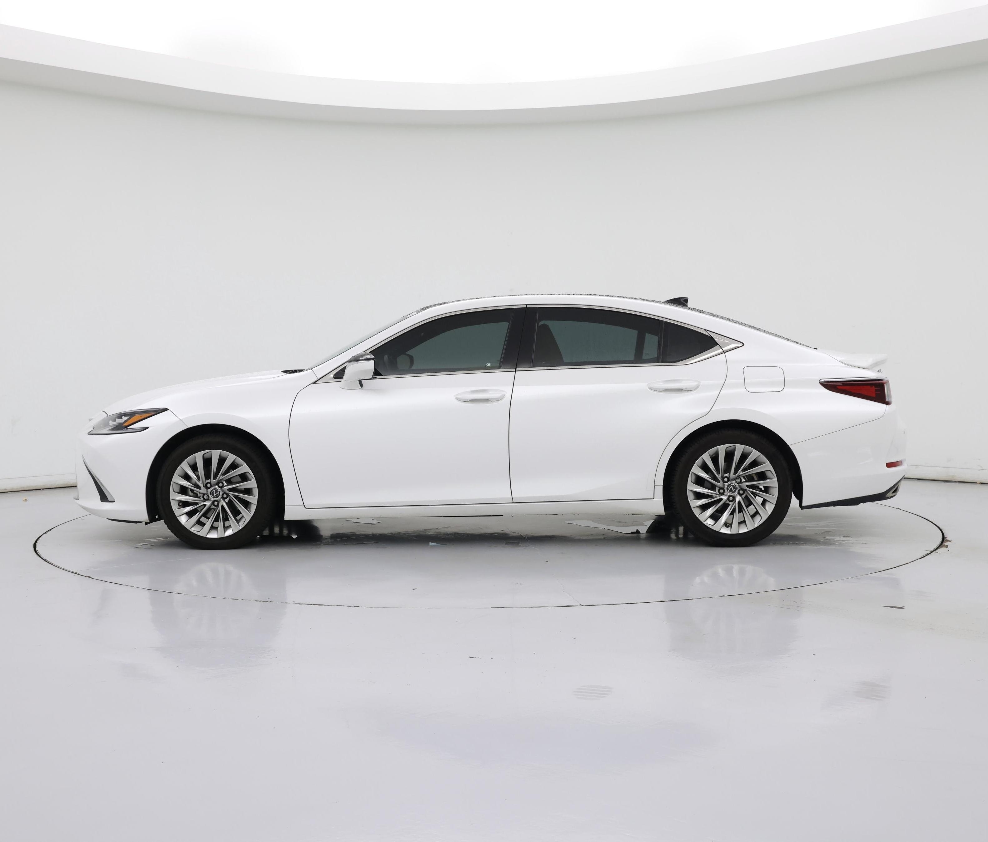 Thumbnail: 2022 Lexus ES - 3