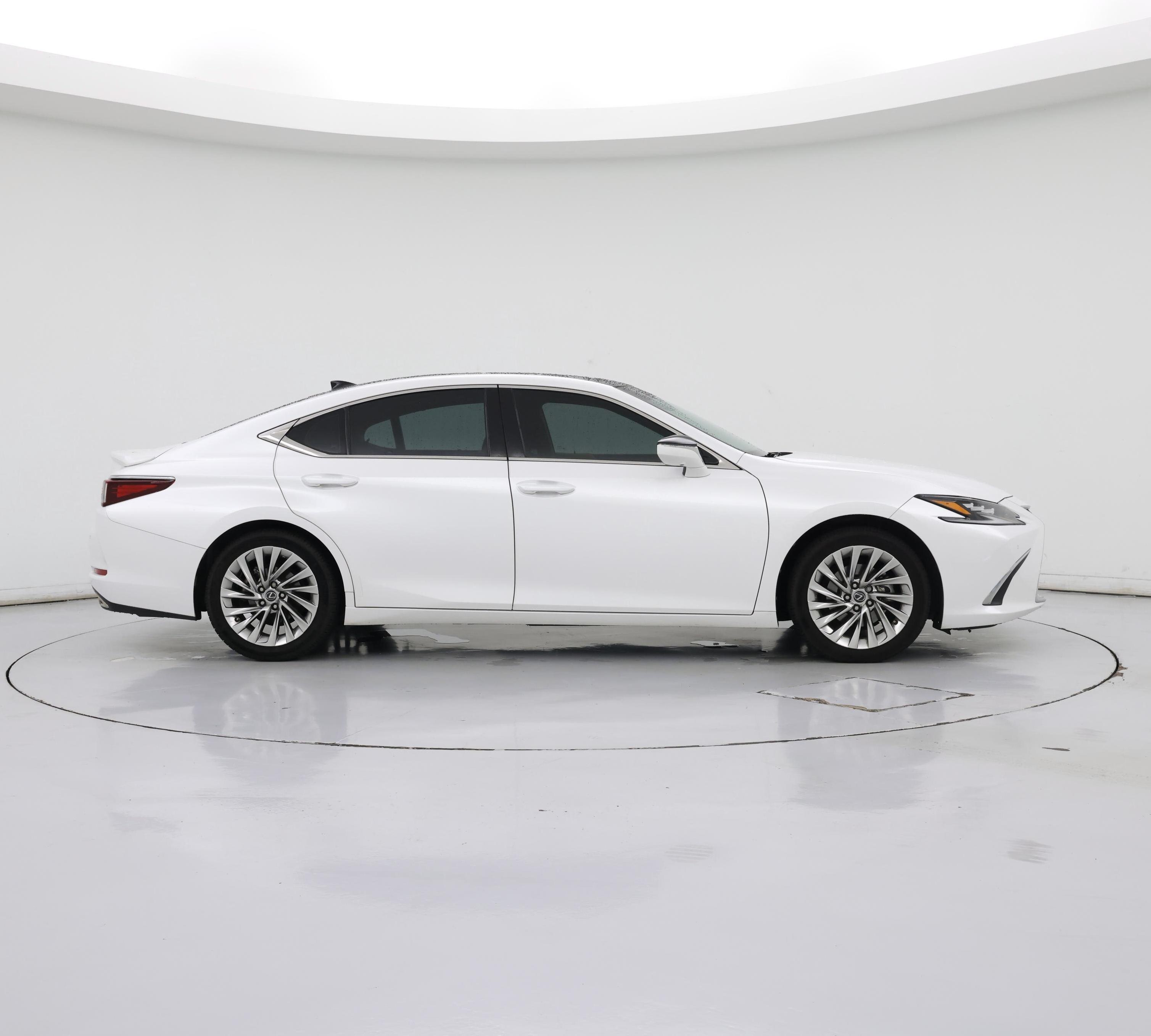 Thumbnail: 2022 Lexus ES - 7