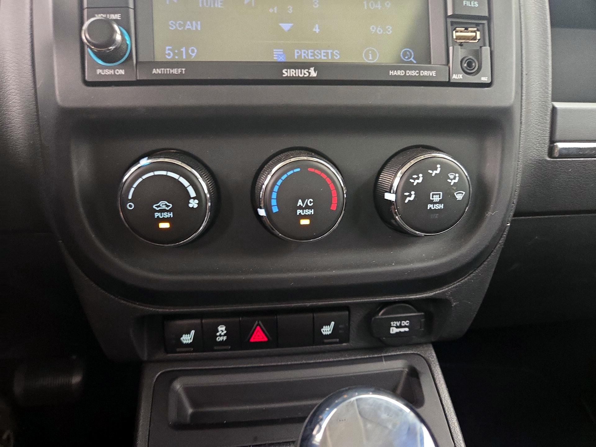 Thumbnail: 2016 Jeep Patriot - 15