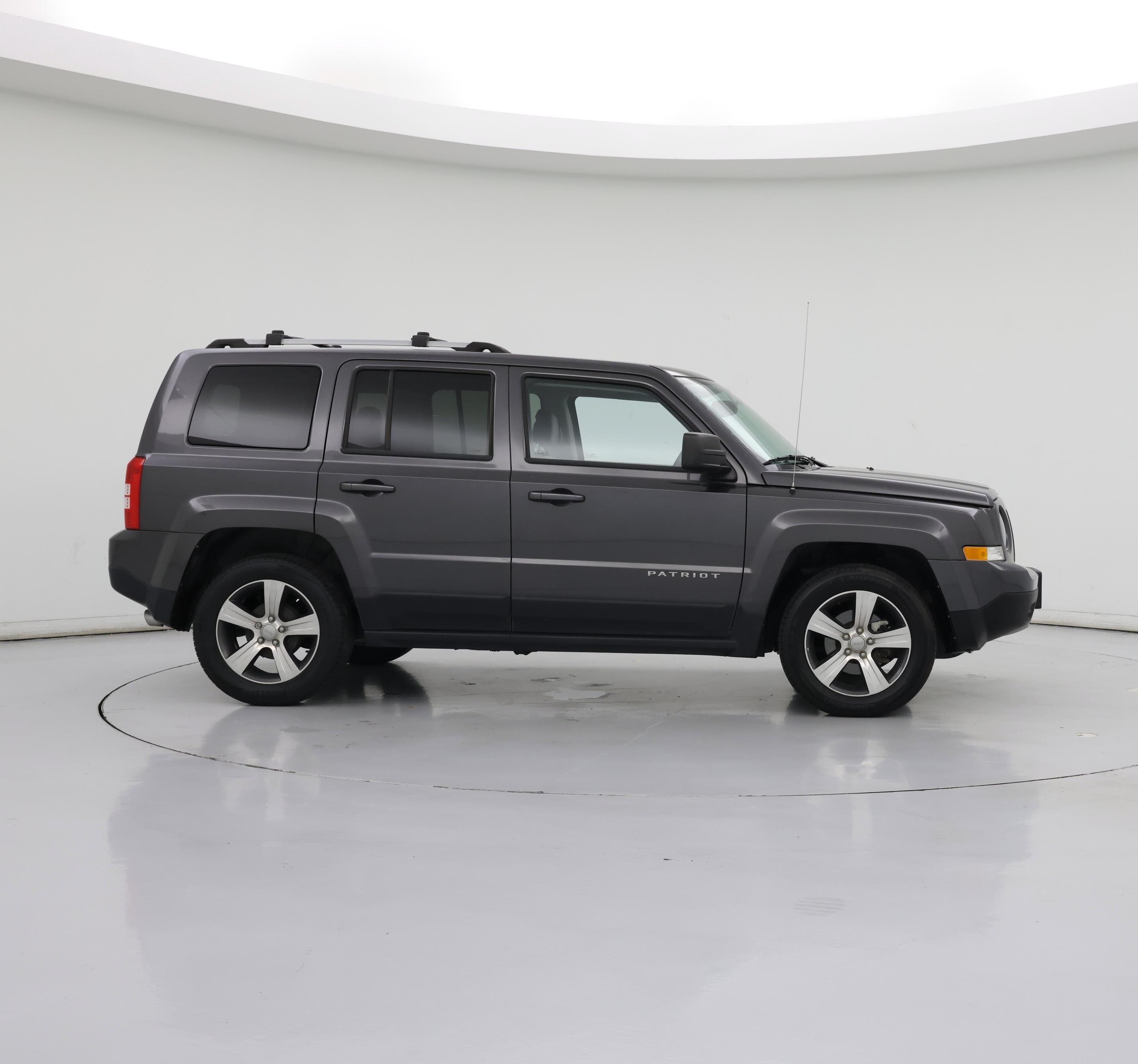 Thumbnail: 2016 Jeep Patriot - 7