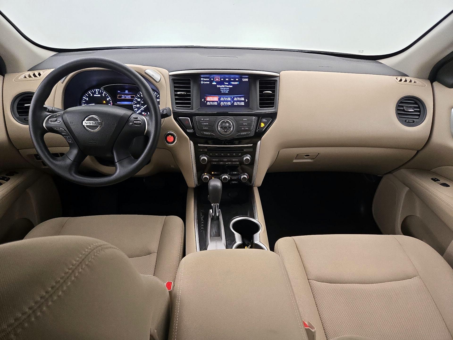 Thumbnail: 2017 Nissan Pathfinder - 9