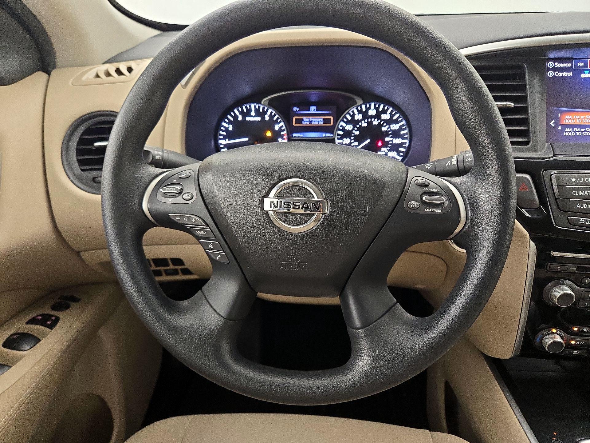 Thumbnail: 2017 Nissan Pathfinder - 10