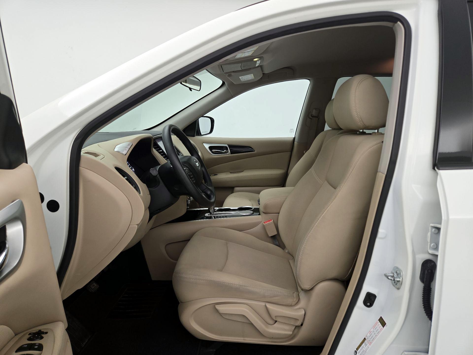 Thumbnail: 2017 Nissan Pathfinder - 11