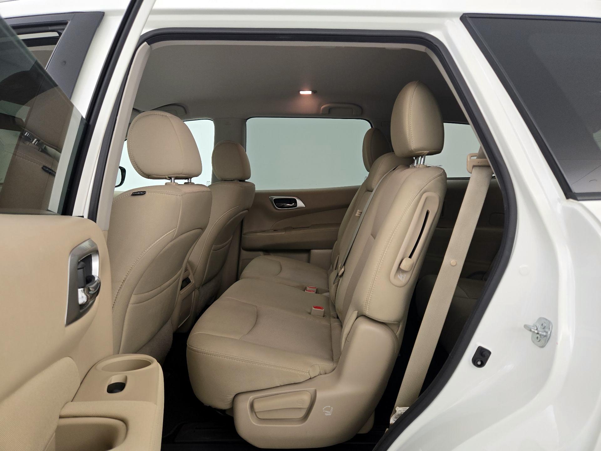 Thumbnail: 2017 Nissan Pathfinder - 19
