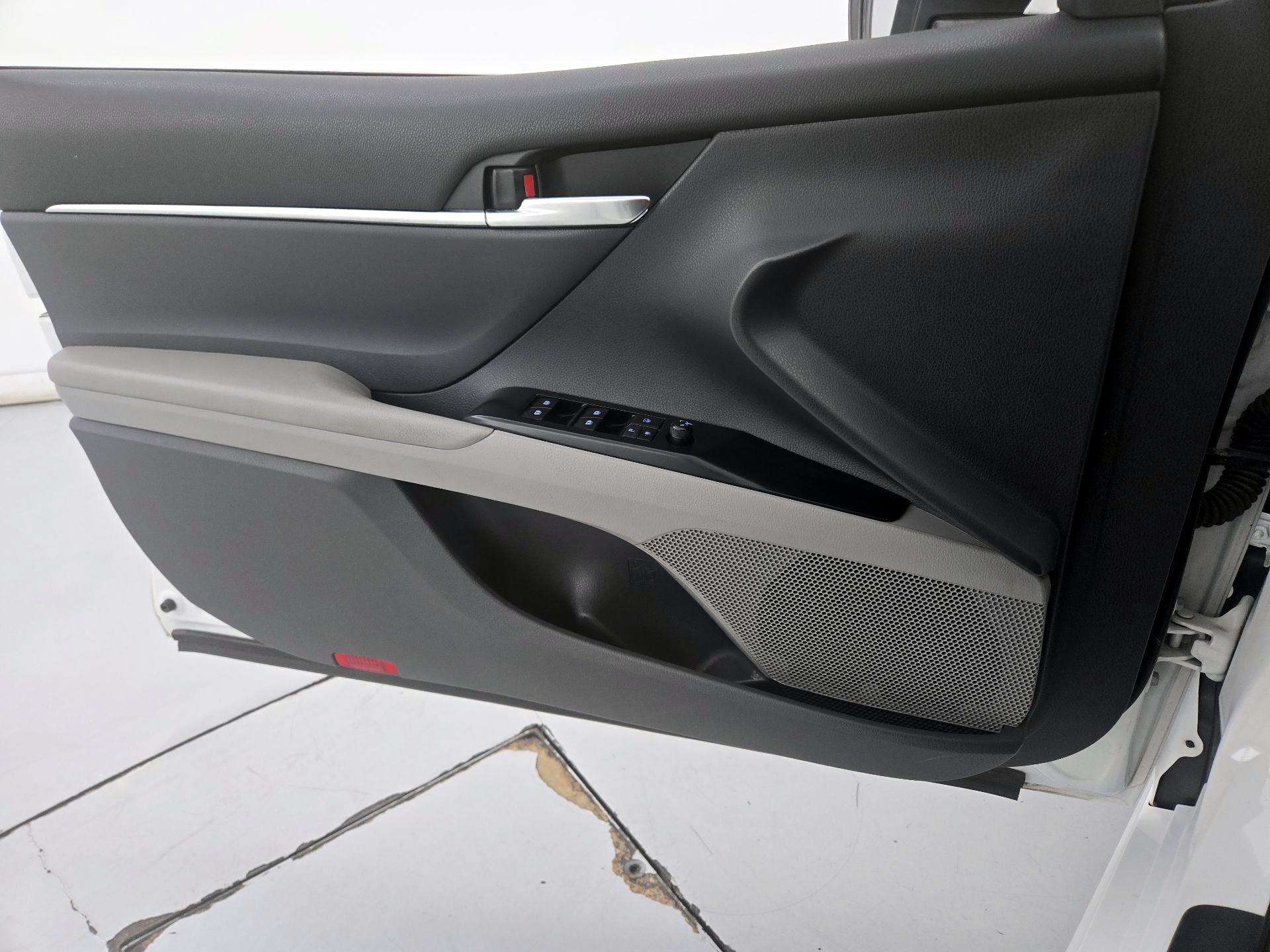 Thumbnail: 2020 Toyota Camry - 12