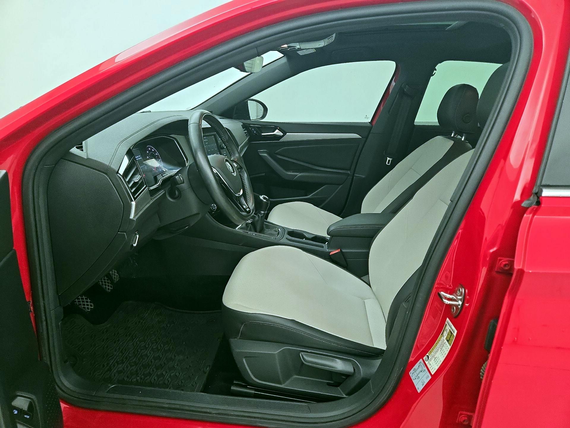 Thumbnail: 2021 Volkswagen Jetta - 11