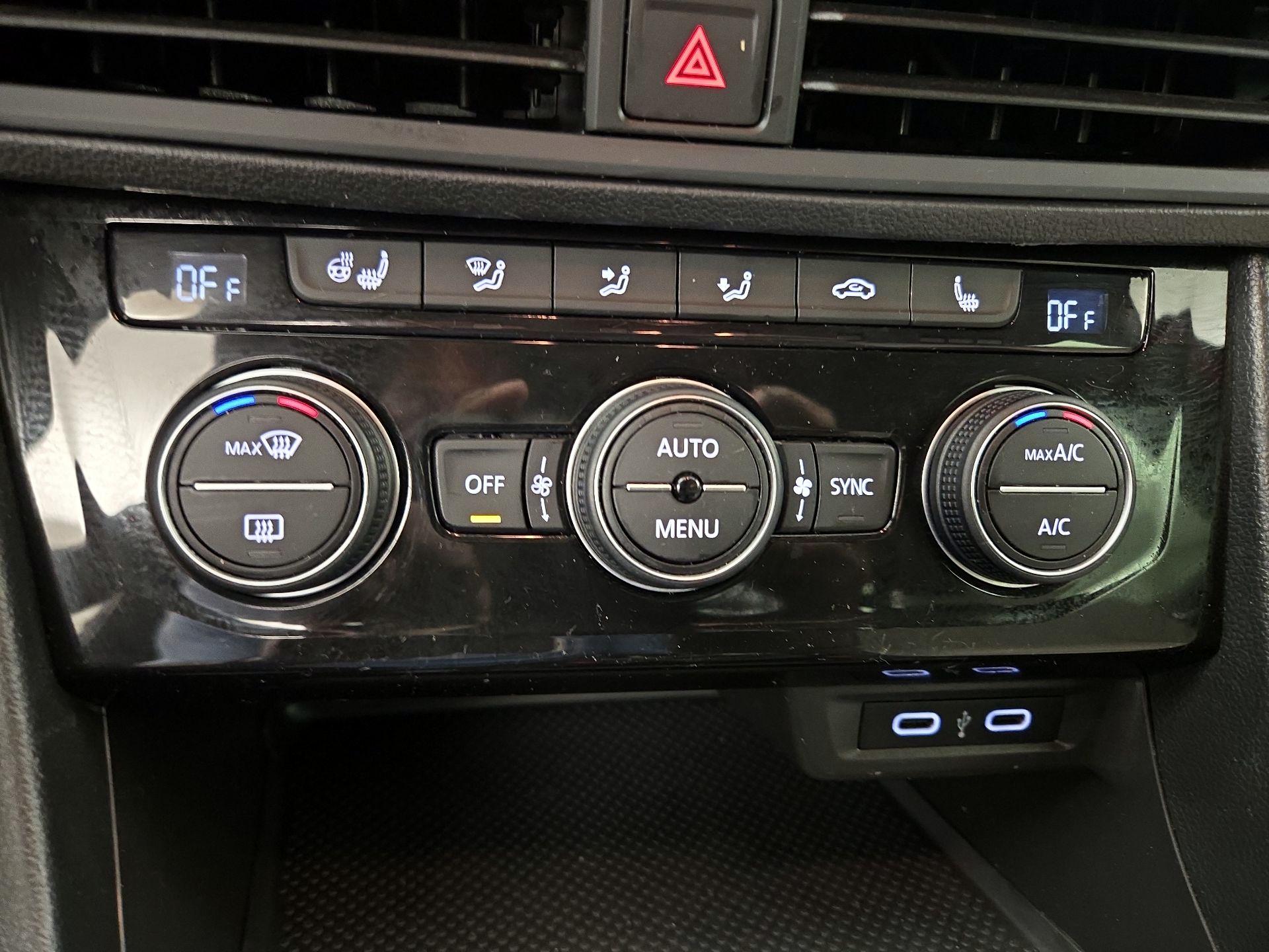 Thumbnail: 2021 Volkswagen Jetta - 16