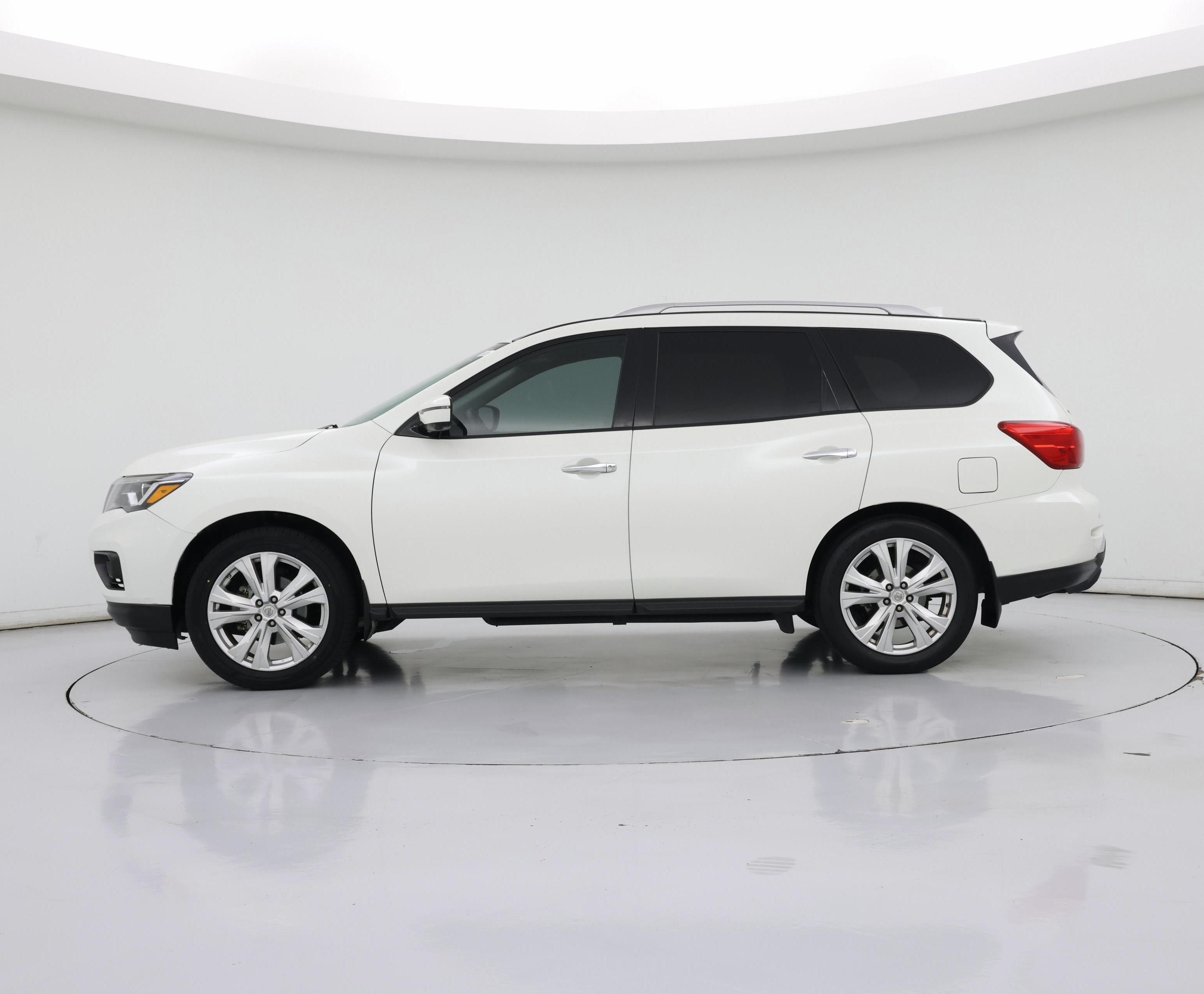 Thumbnail: 2019 Nissan Pathfinder - 3