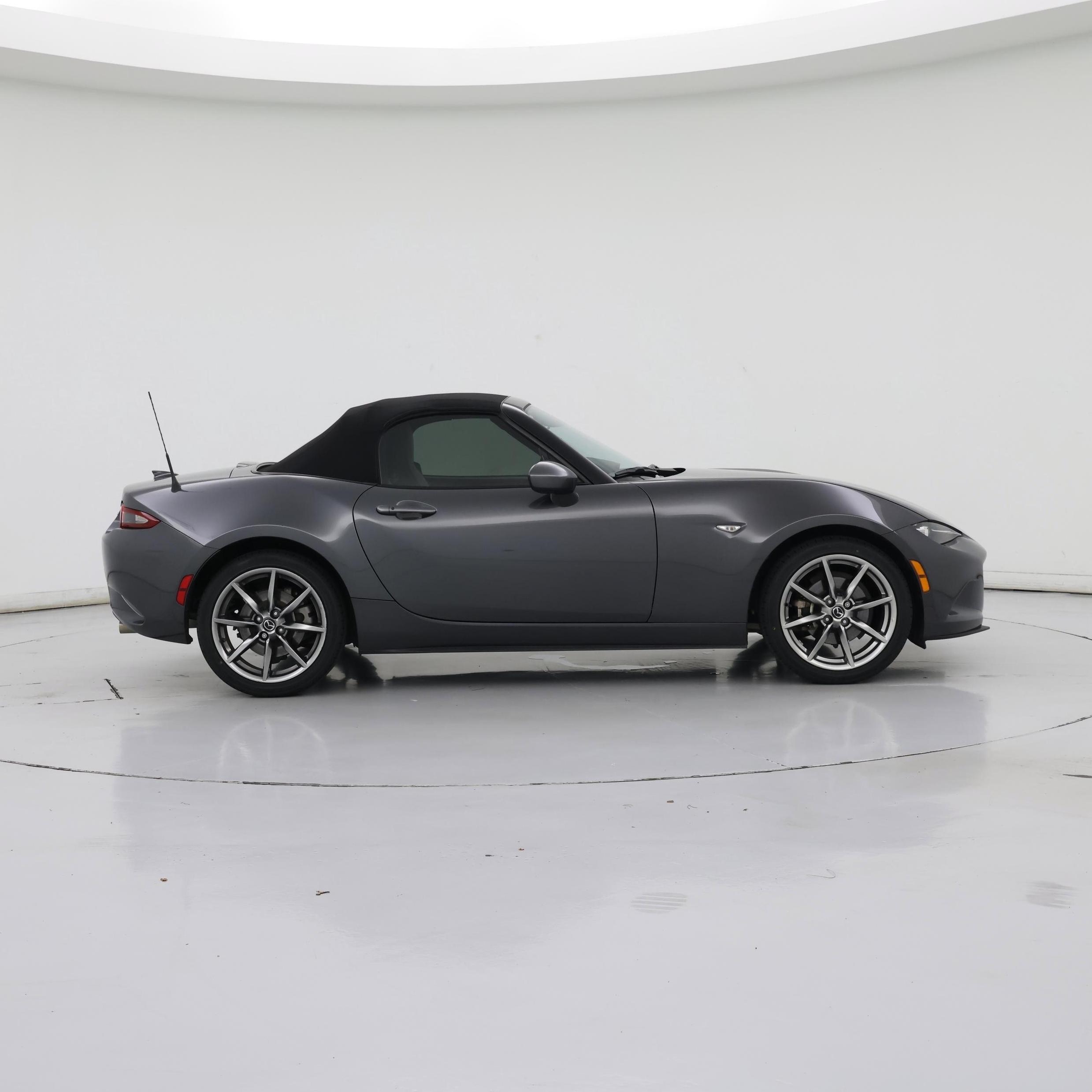 Thumbnail: 2021 Mazda MX-5 Miata - 7