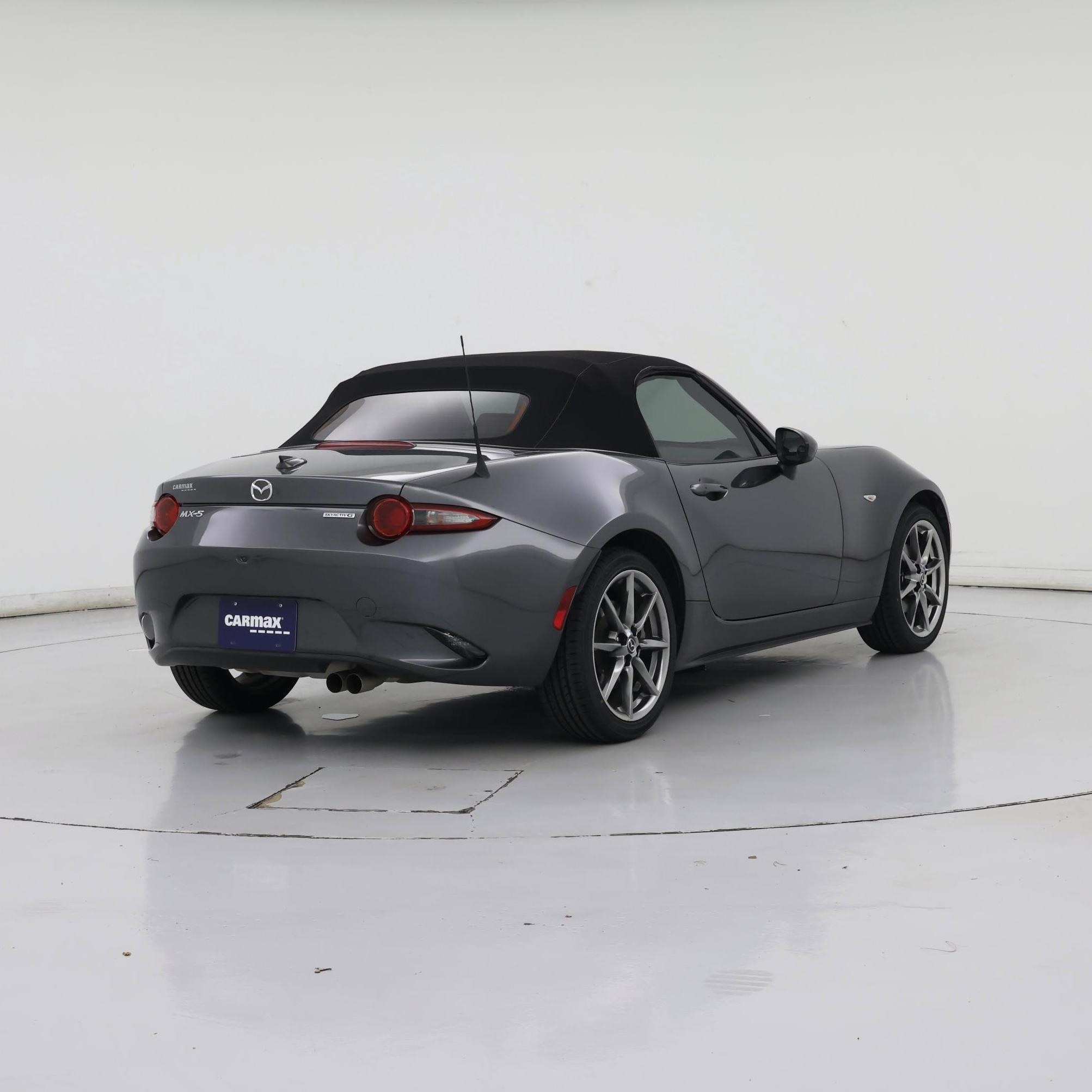 Thumbnail: 2021 Mazda MX-5 Miata - 8