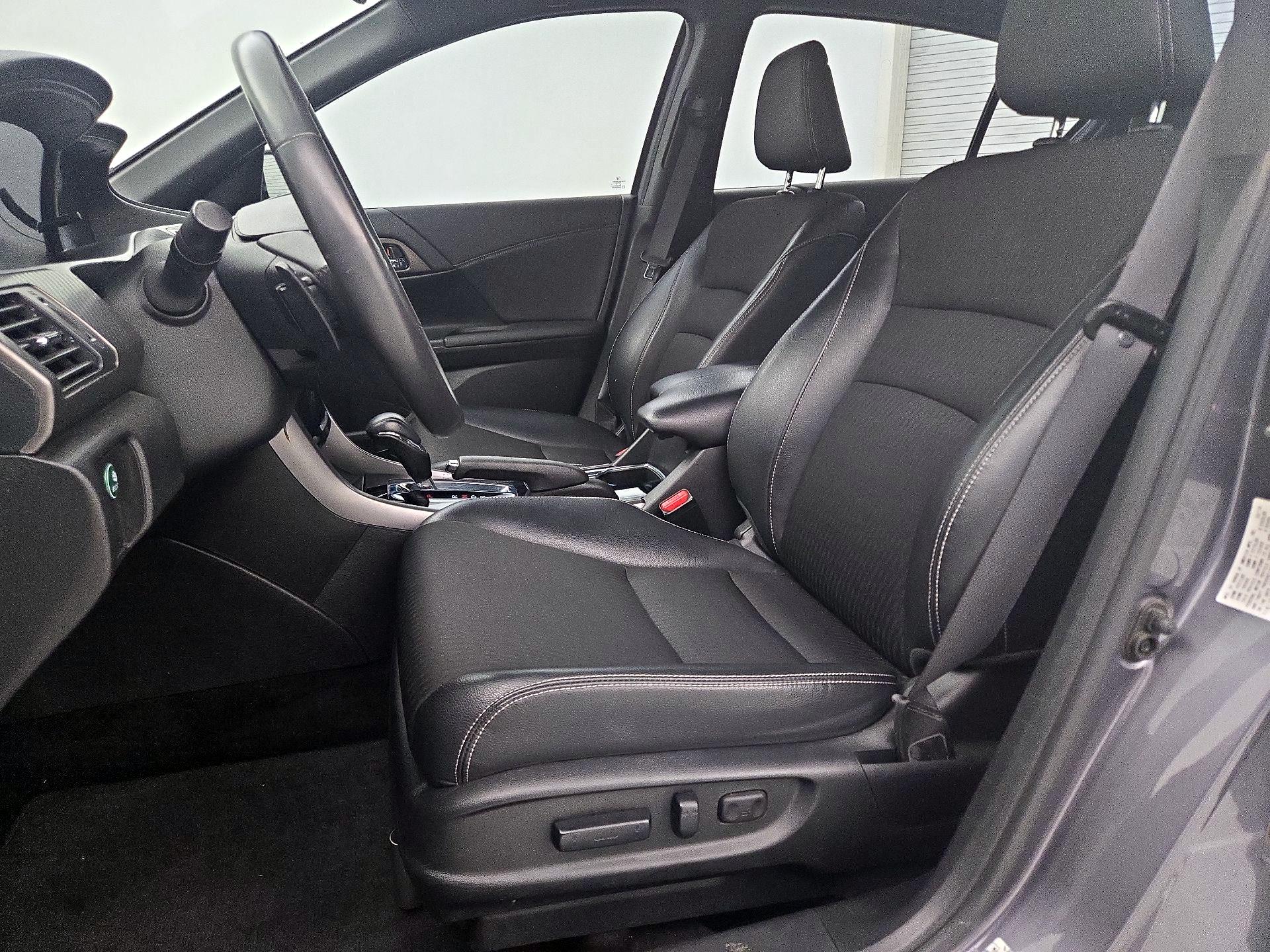 Thumbnail: 2016 Honda Accord - 11