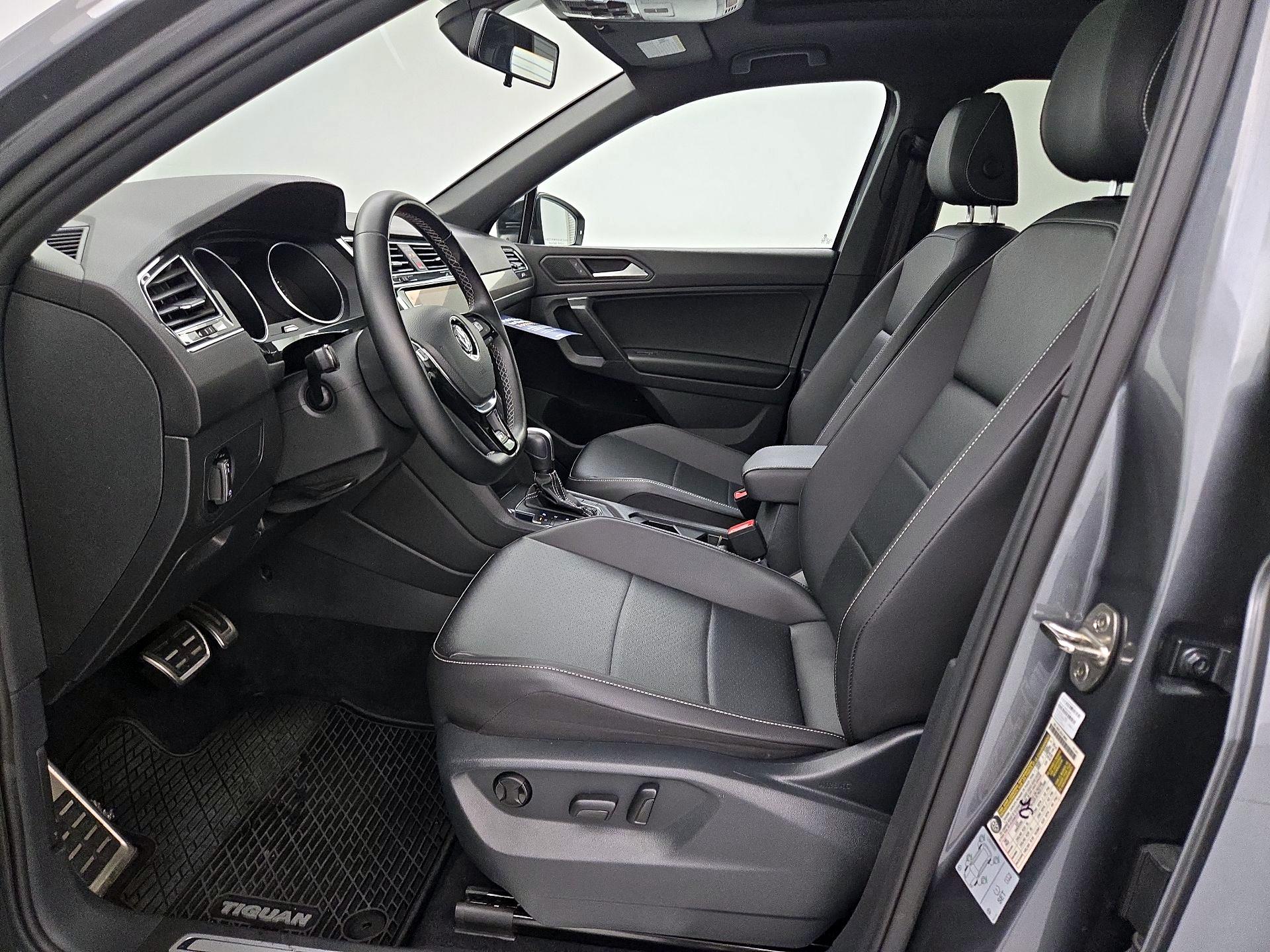 Thumbnail: 2021 Volkswagen Tiguan - 11