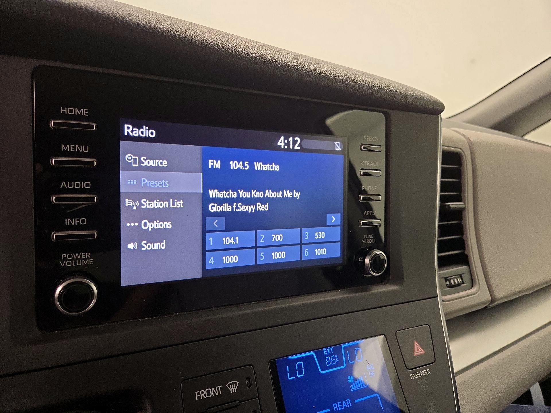 Thumbnail: 2018 Toyota Sienna - 15