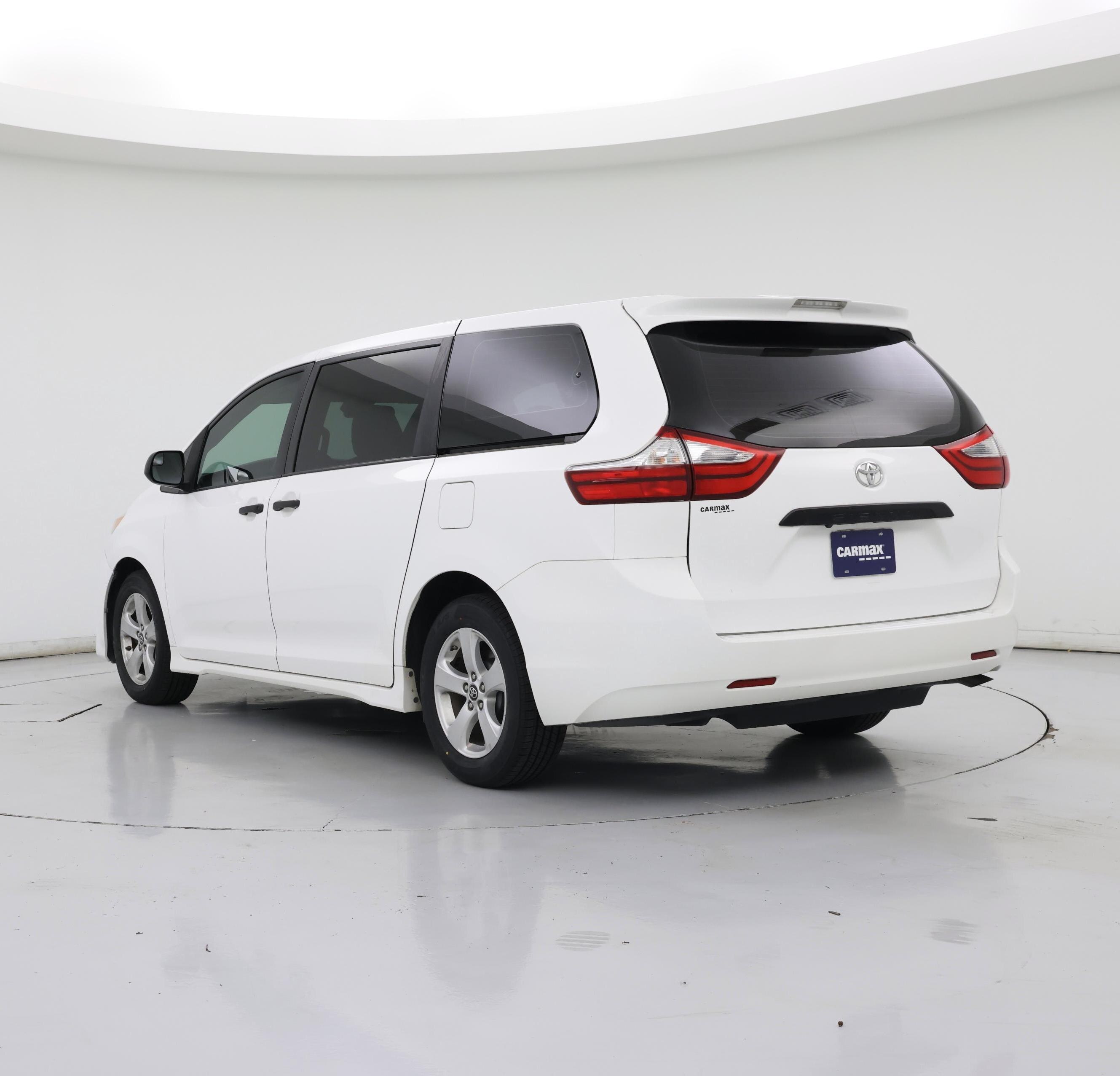 Thumbnail: 2018 Toyota Sienna - 2