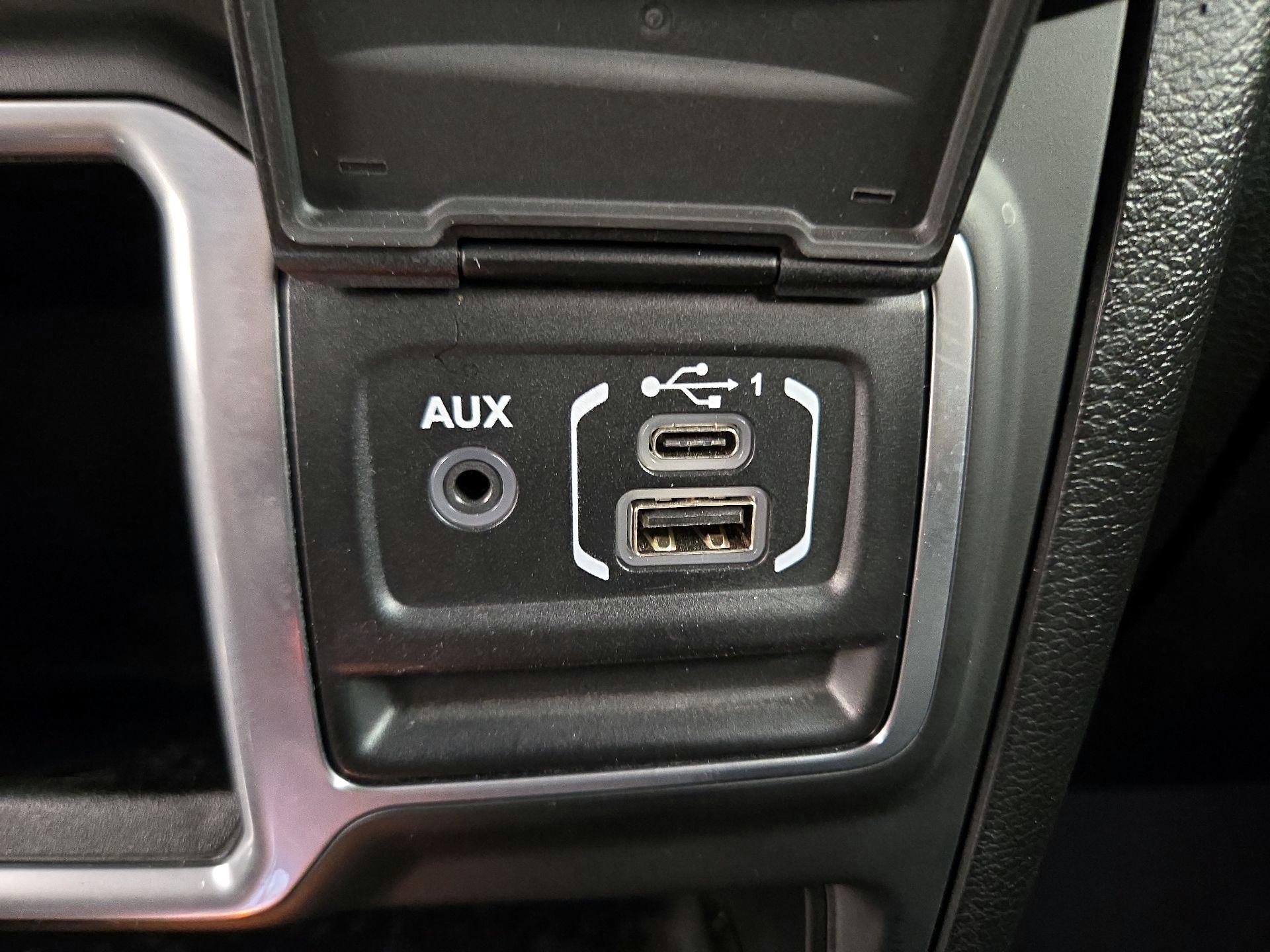 Thumbnail: 2018 Jeep Wrangler - 18