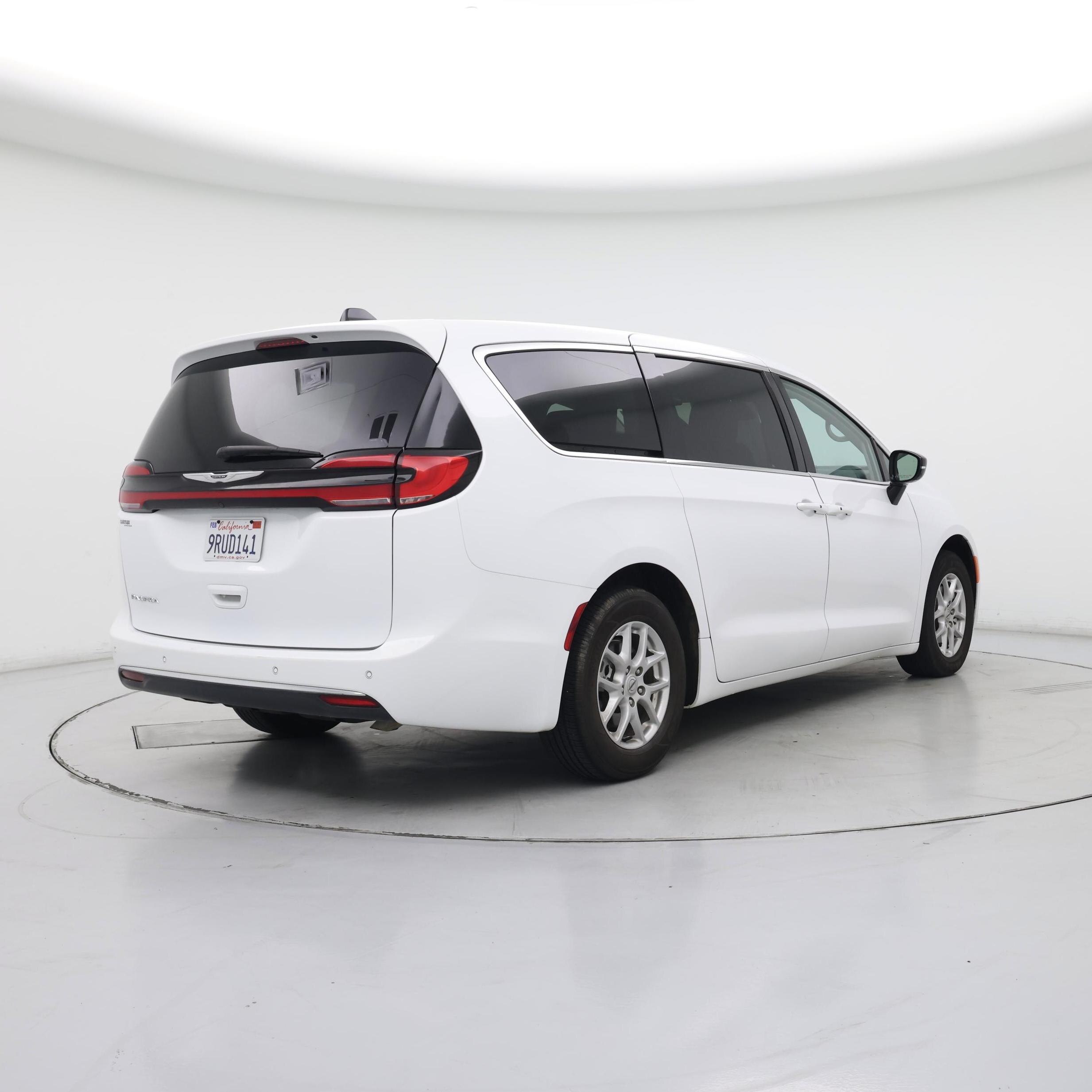Thumbnail: 2024 Chrysler Pacifica - 8