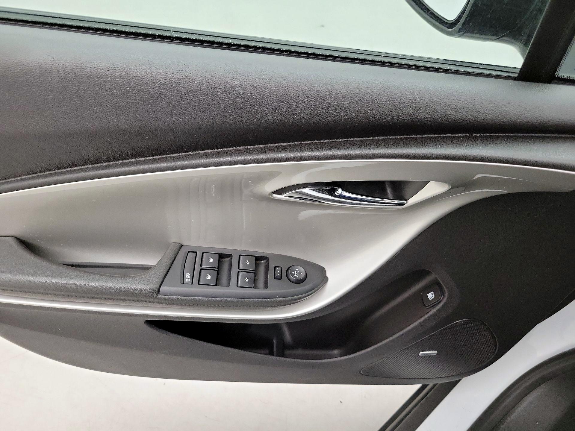 Thumbnail: 2014 Chevrolet Volt - 12