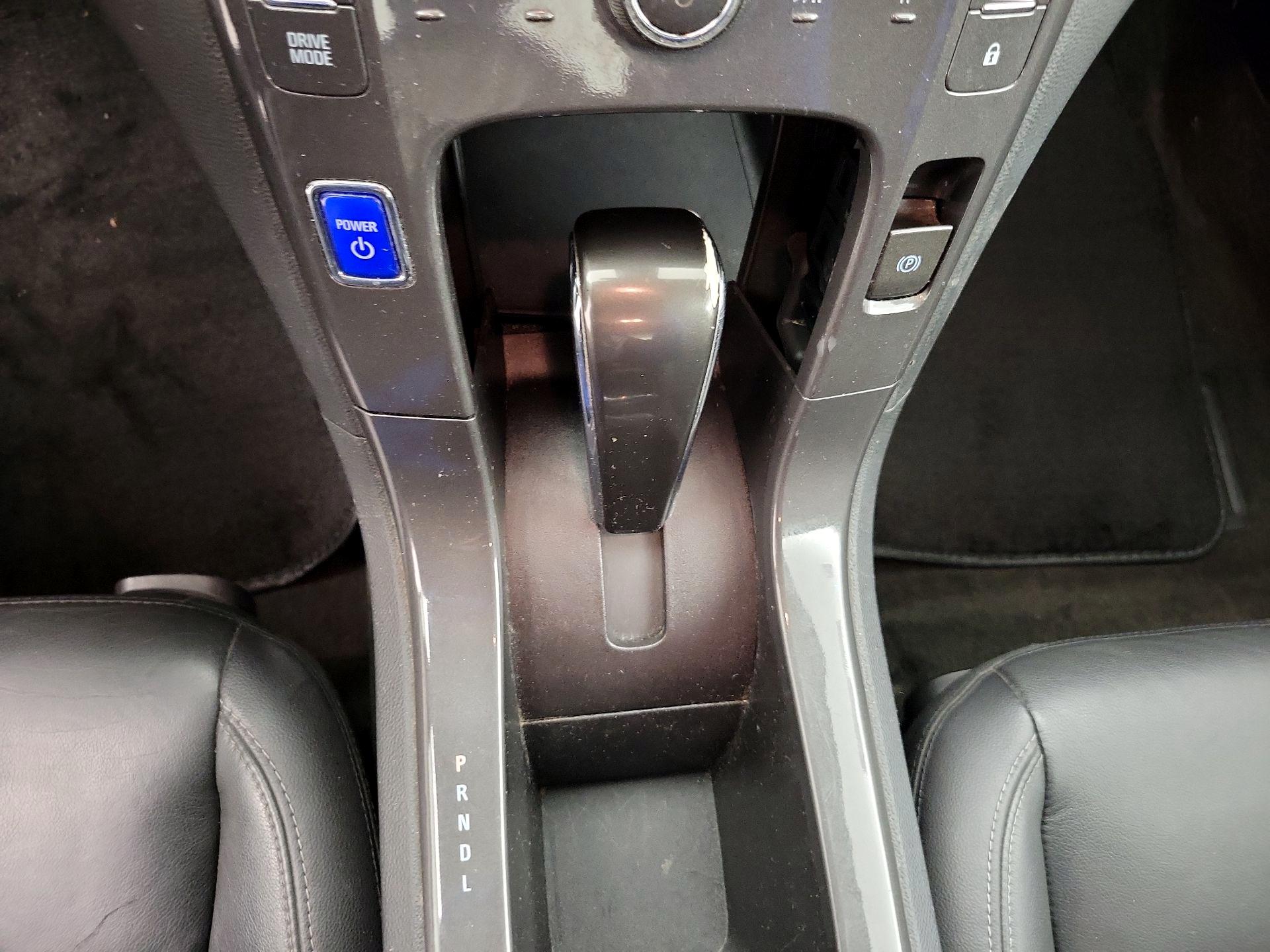 Thumbnail: 2014 Chevrolet Volt - 17