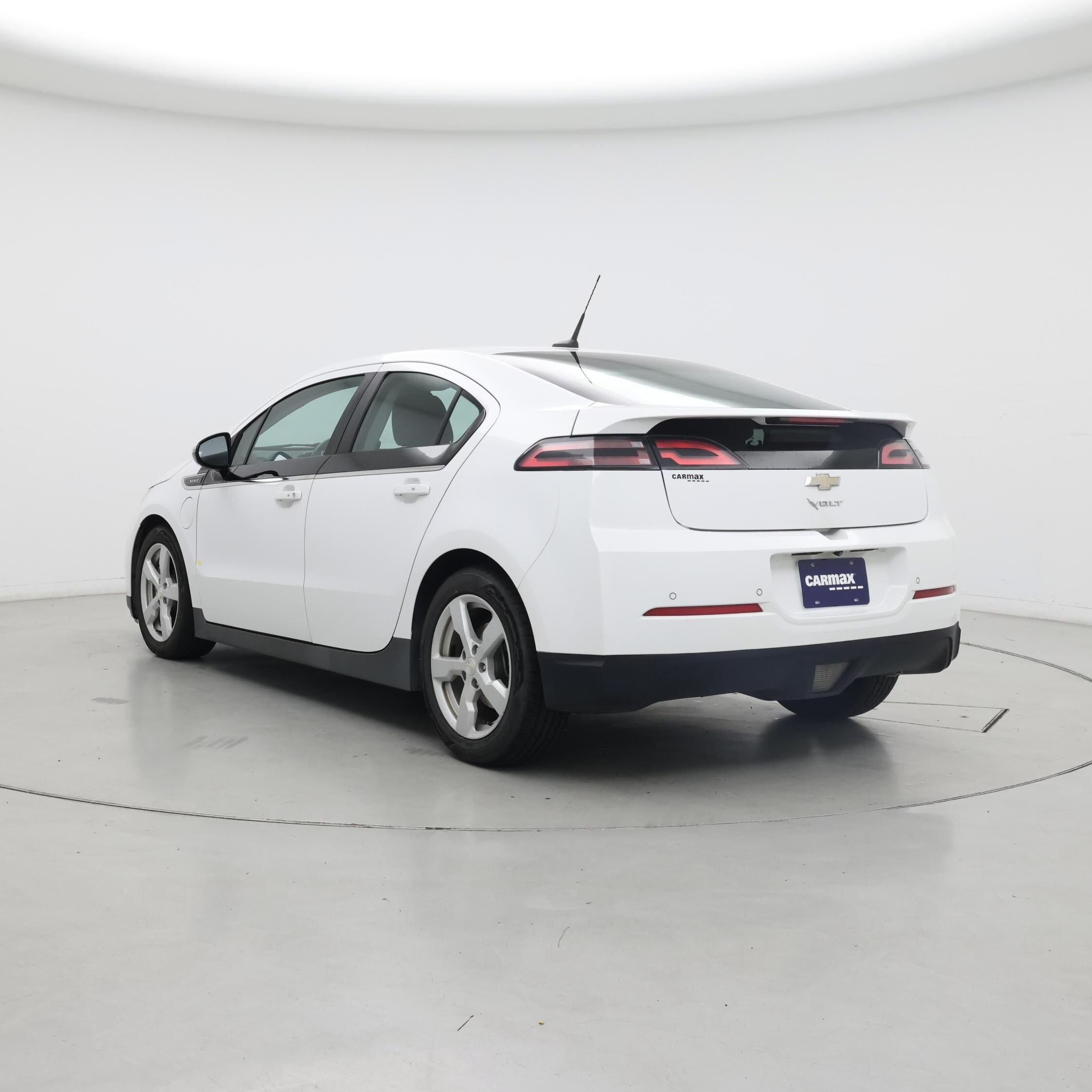 Thumbnail: 2014 Chevrolet Volt - 2