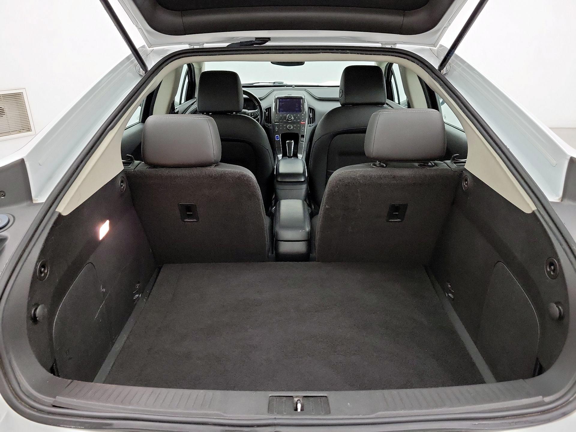 Thumbnail: 2014 Chevrolet Volt - 20