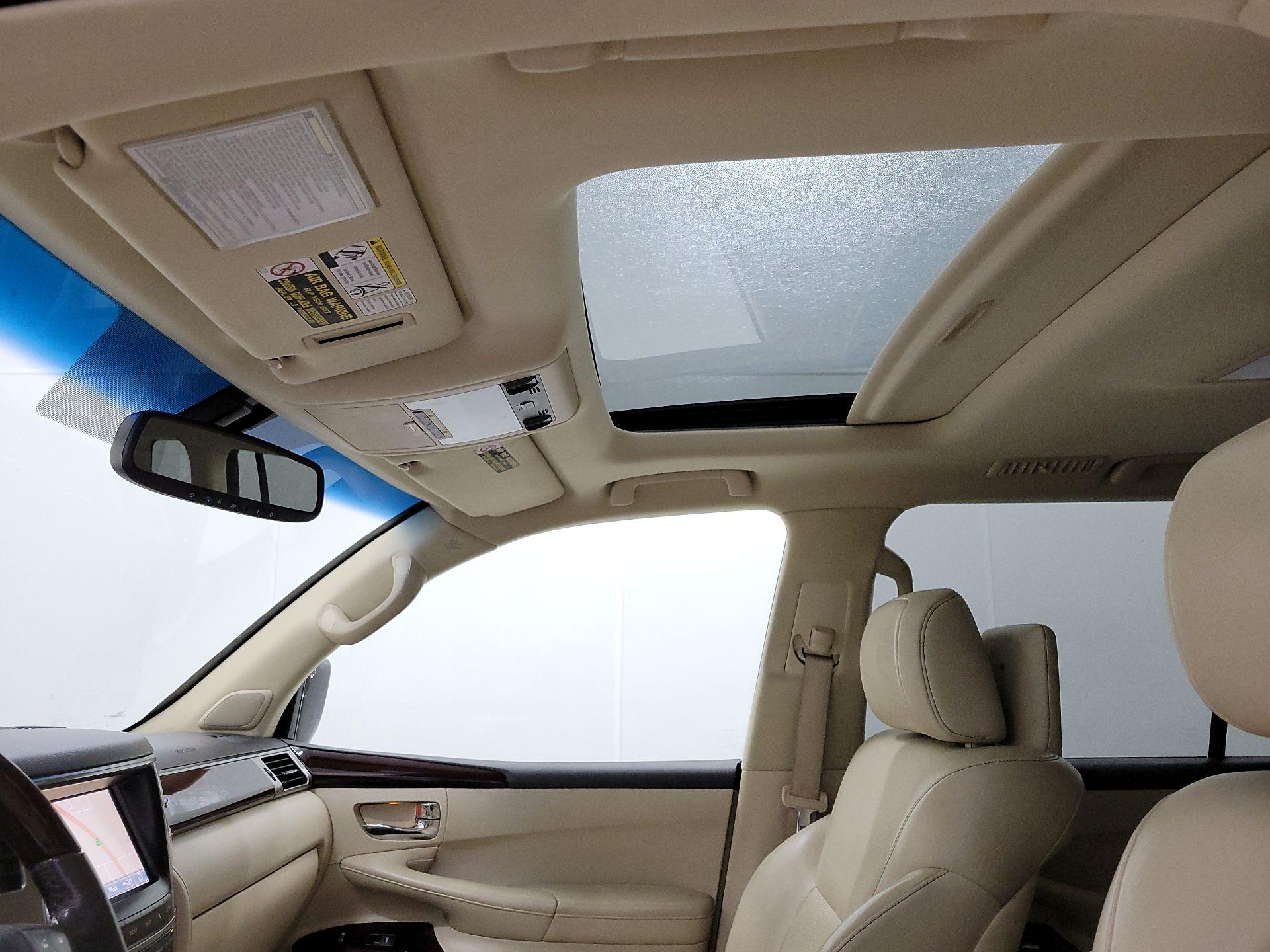 Thumbnail: 2015 Lexus LX - 20