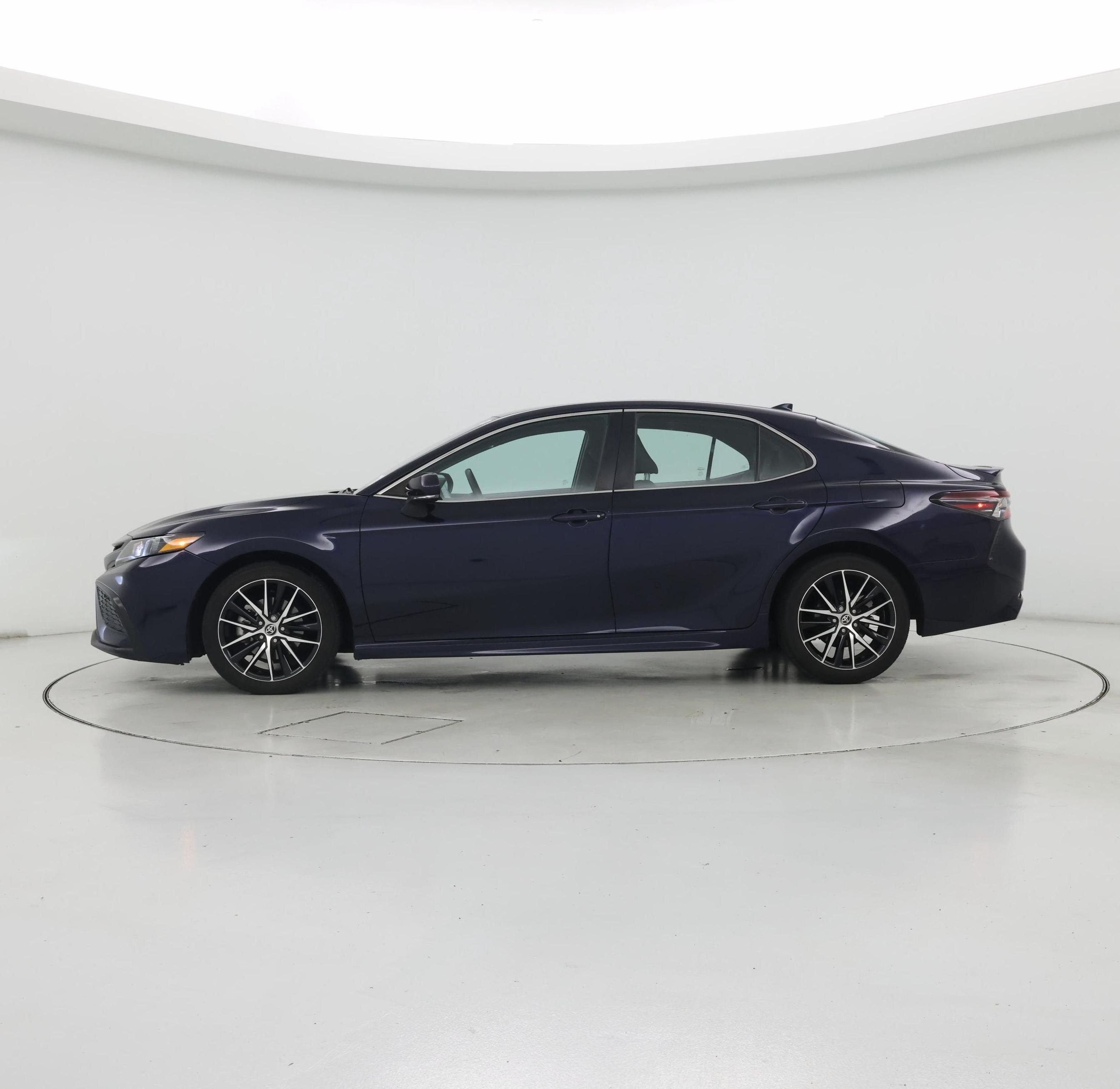 Thumbnail: 2022 Toyota Camry - 3