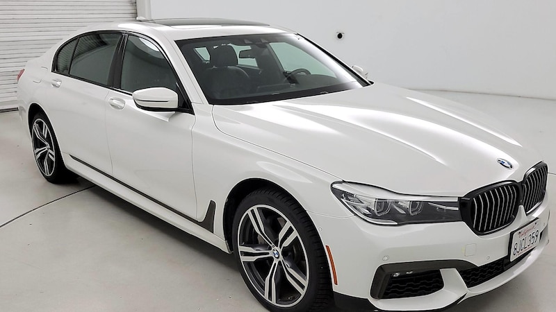 2019 BMW 7 Series 740i Hero Image