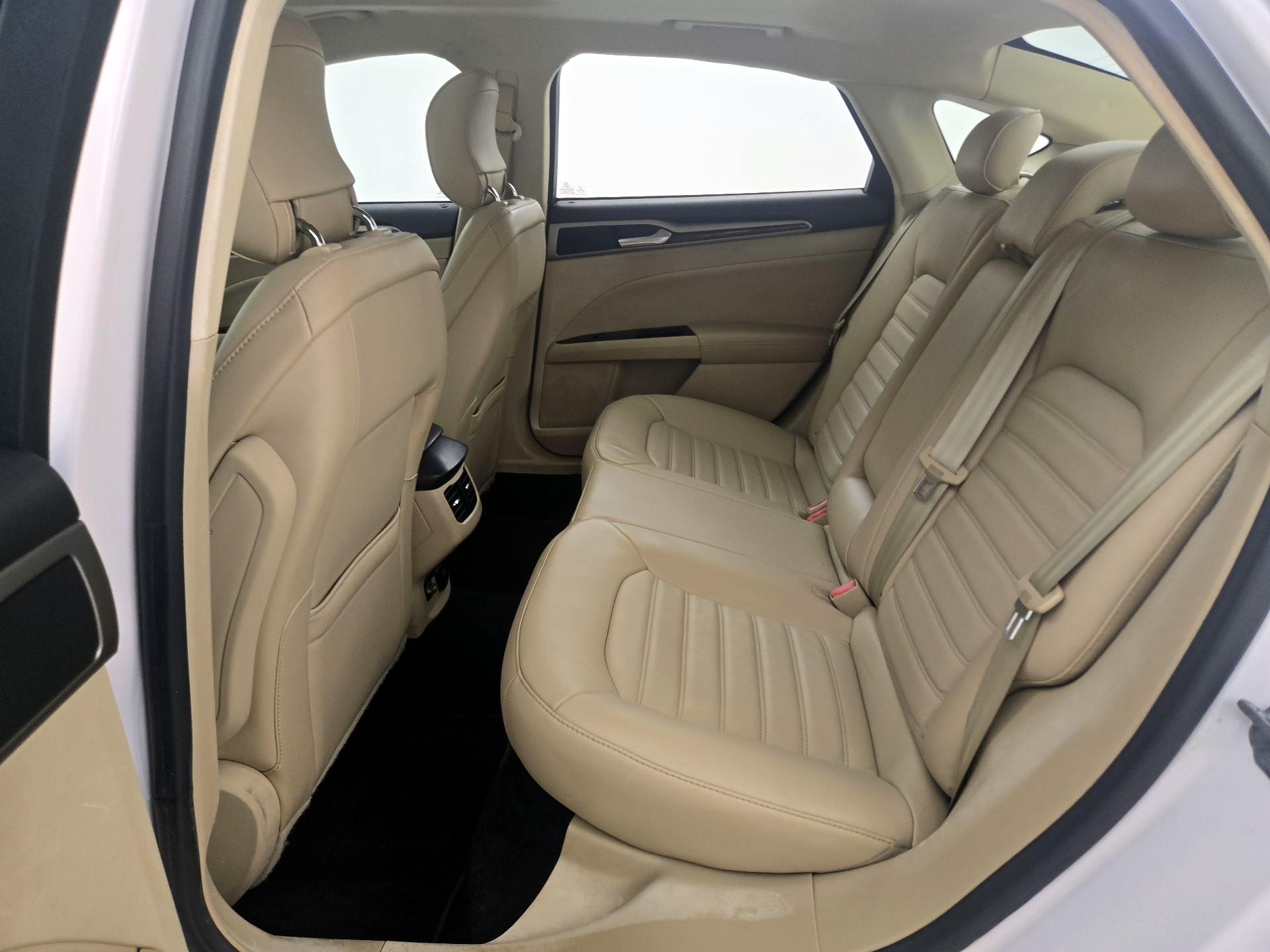Thumbnail: 2013 Ford Fusion - 19