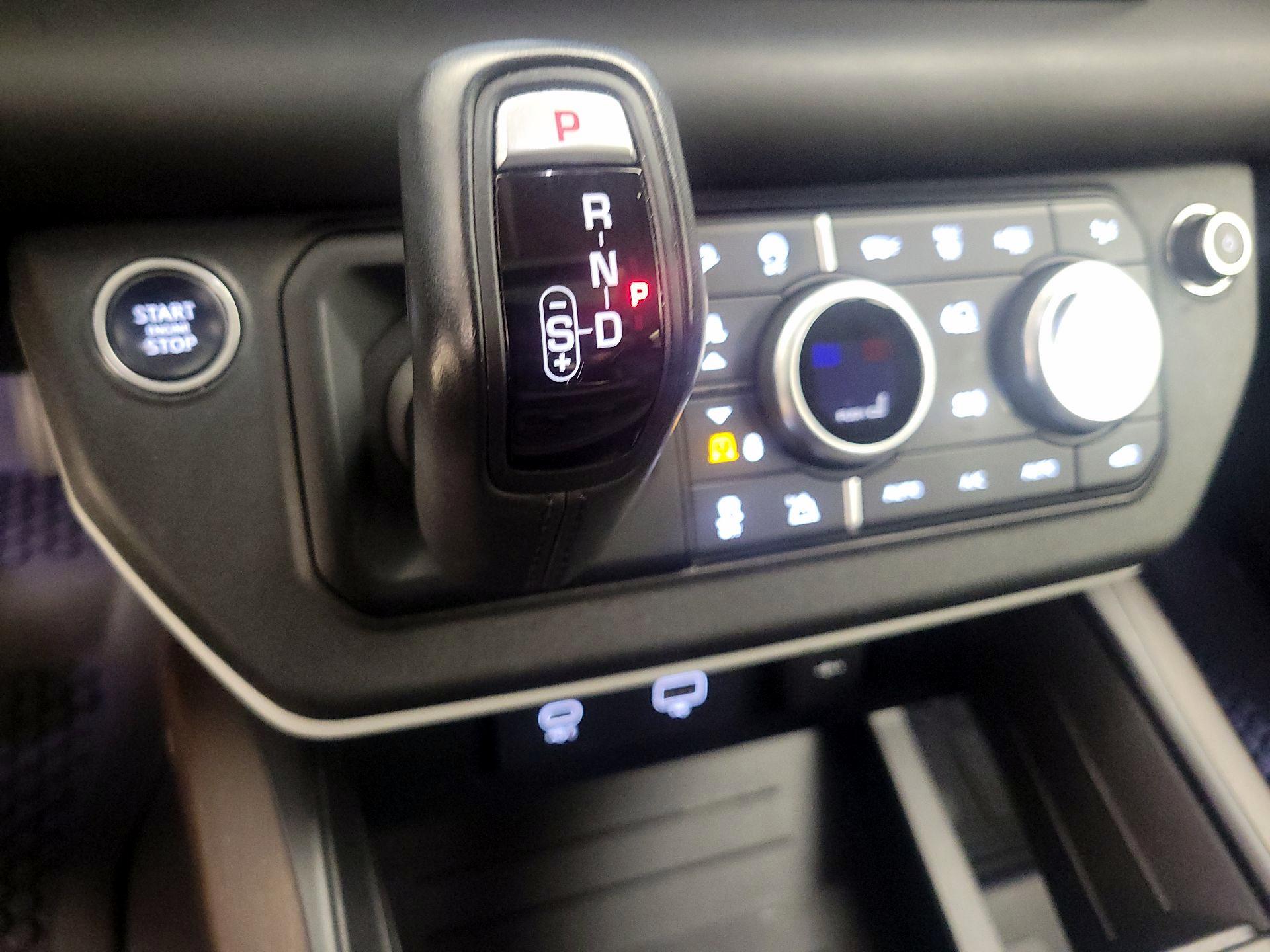 Thumbnail: 2020 Land Rover Defender - 18